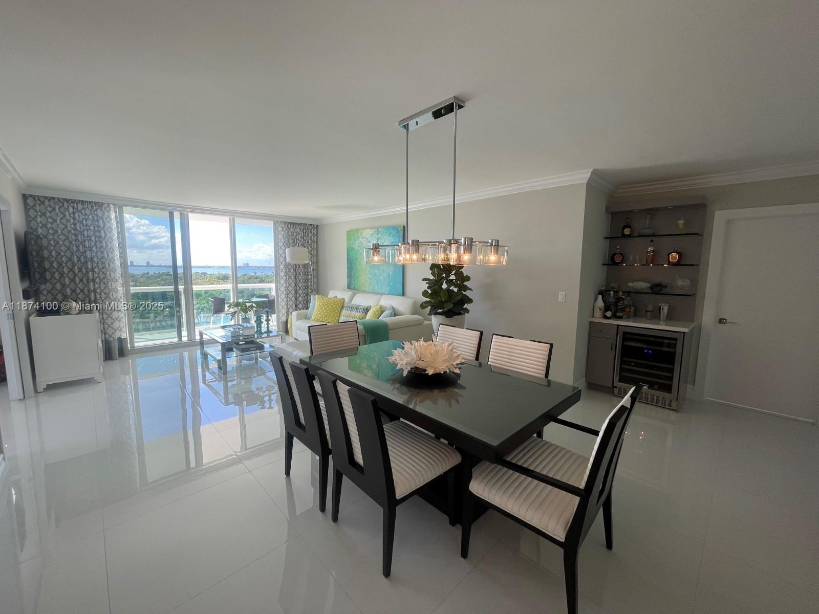5001 Collins Ave 14A