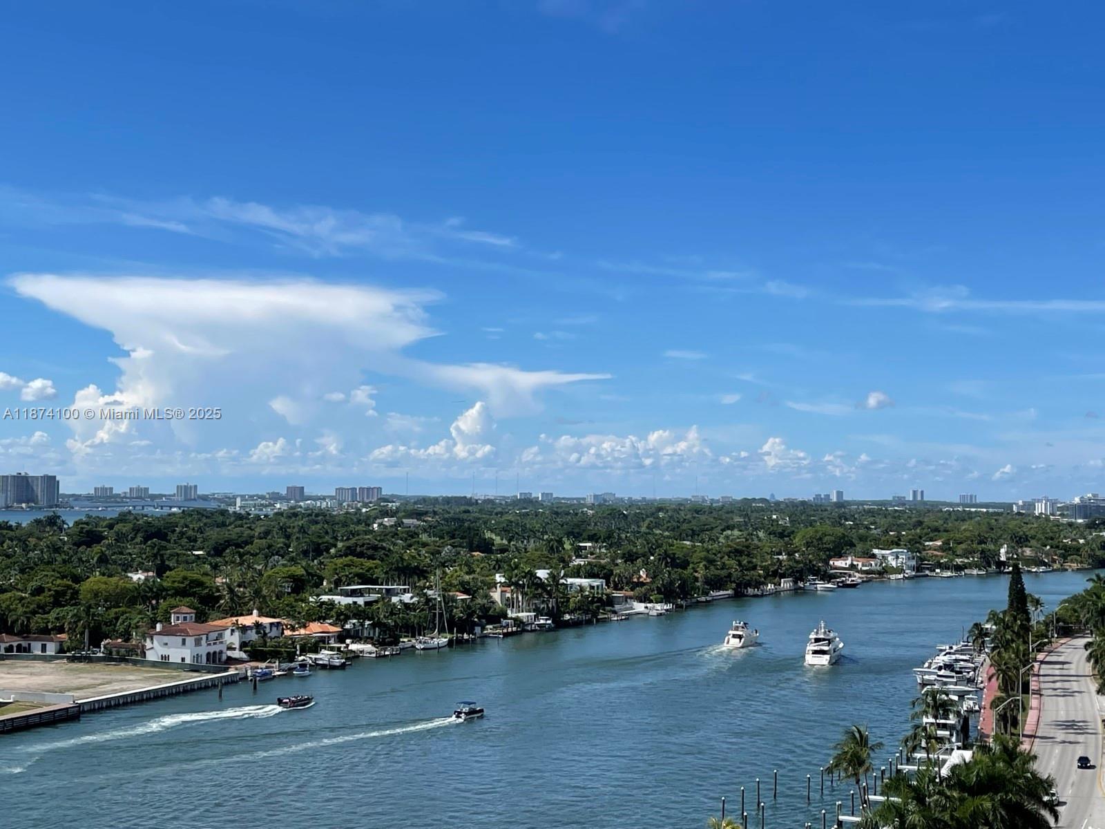 THE CARRIAGE CLUB SOUTH C - Residential Lease