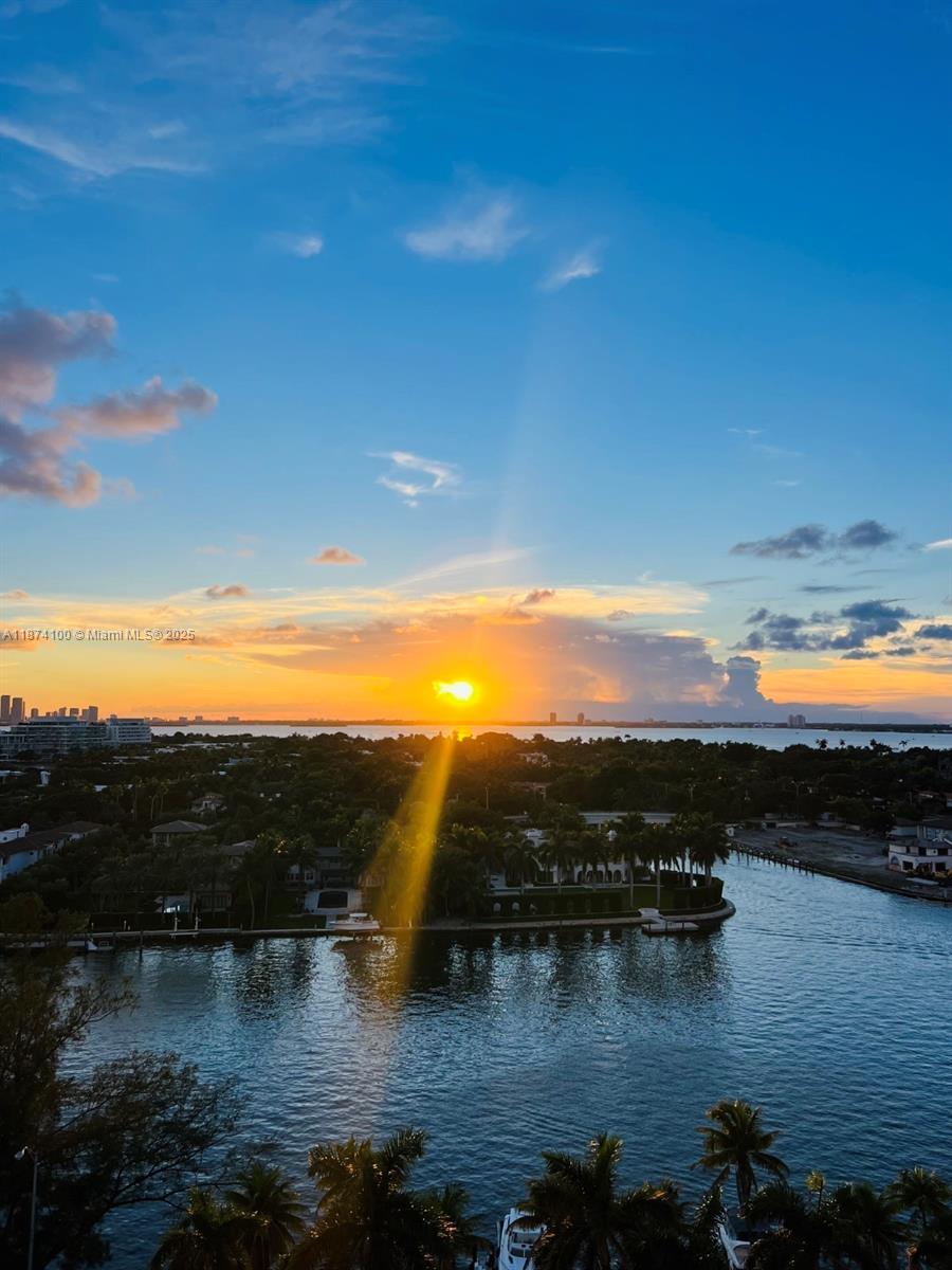 THE CARRIAGE CLUB SOUTH C - Residential Lease