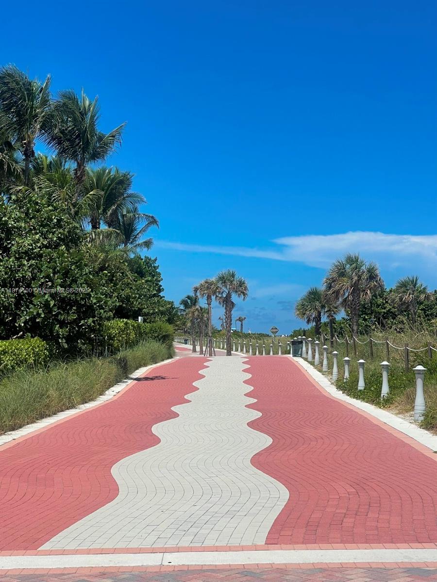 THE CARRIAGE CLUB SOUTH C - Residential Lease