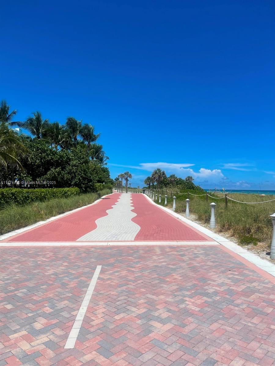 THE CARRIAGE CLUB SOUTH C - Residential Lease