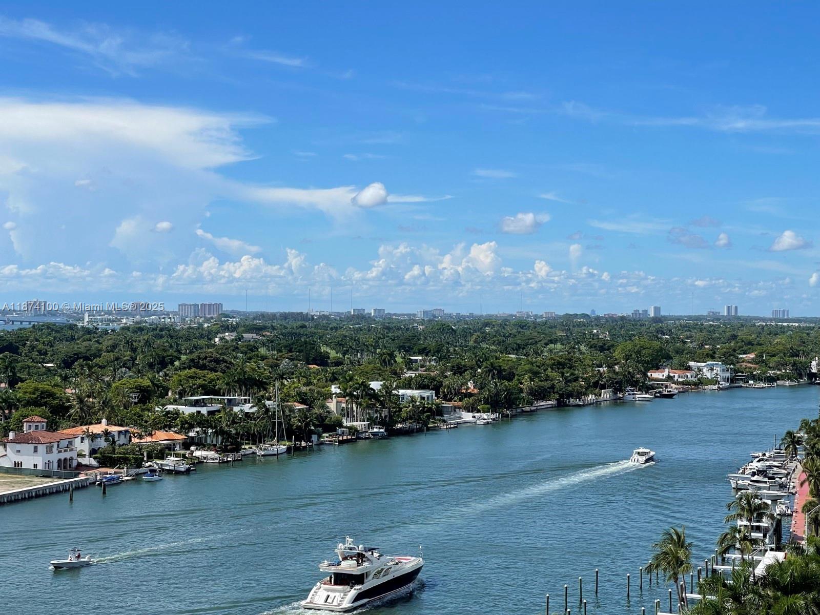 THE CARRIAGE CLUB SOUTH C - Residential Lease