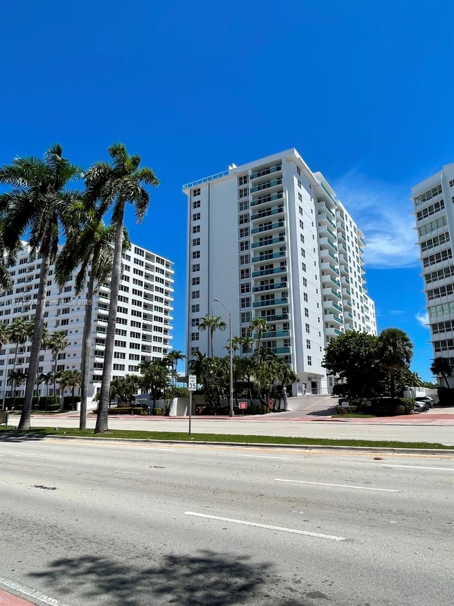 THE CARRIAGE CLUB SOUTH C - Residential Lease