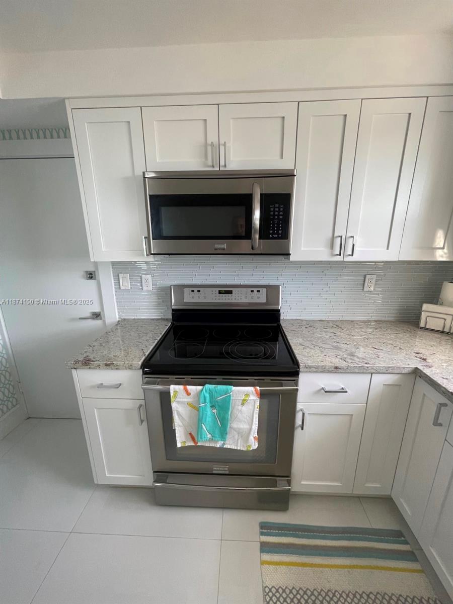 THE CARRIAGE CLUB SOUTH C - Residential Lease