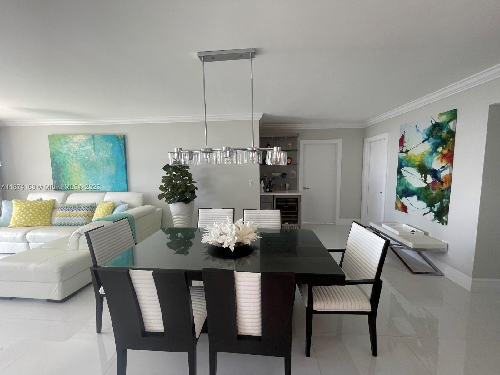 5001 Collins Ave 14A