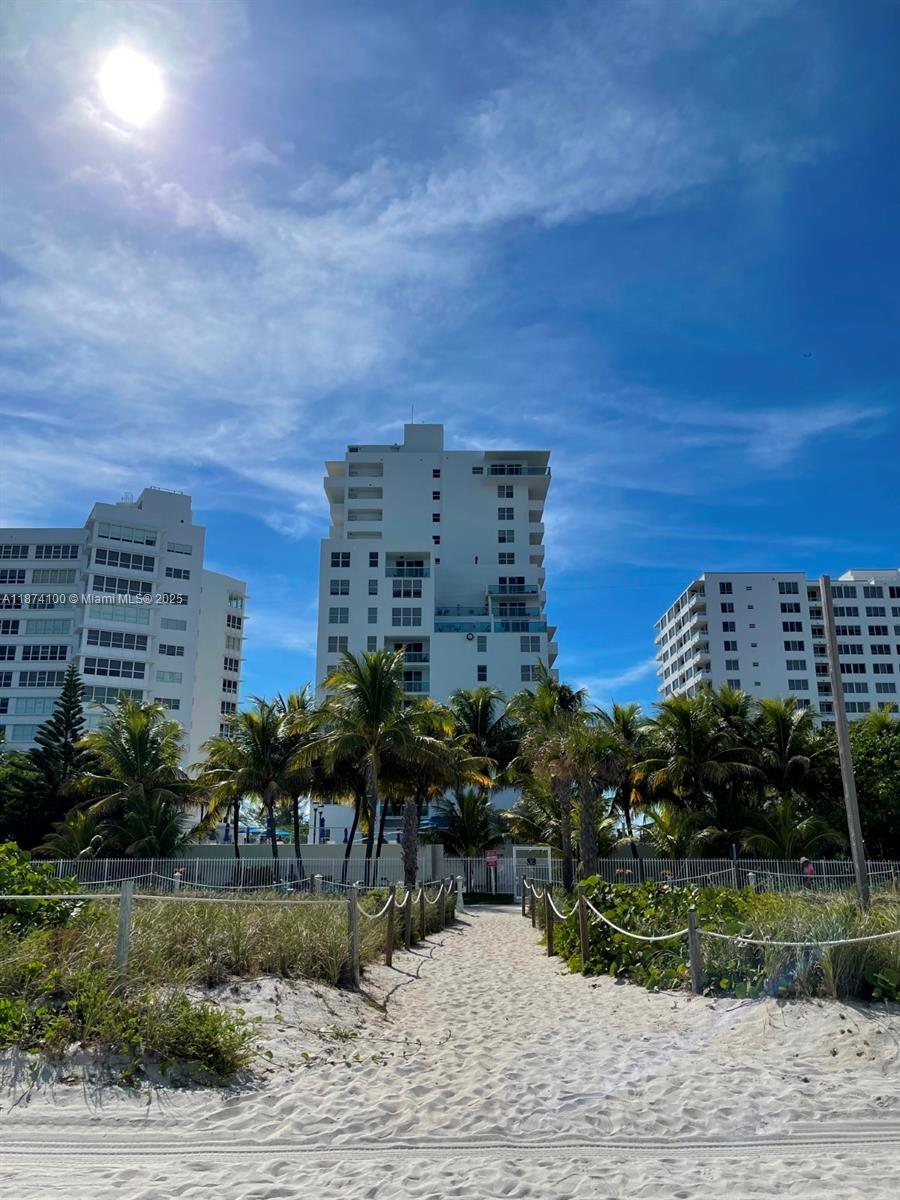 THE CARRIAGE CLUB SOUTH C - Residential Lease