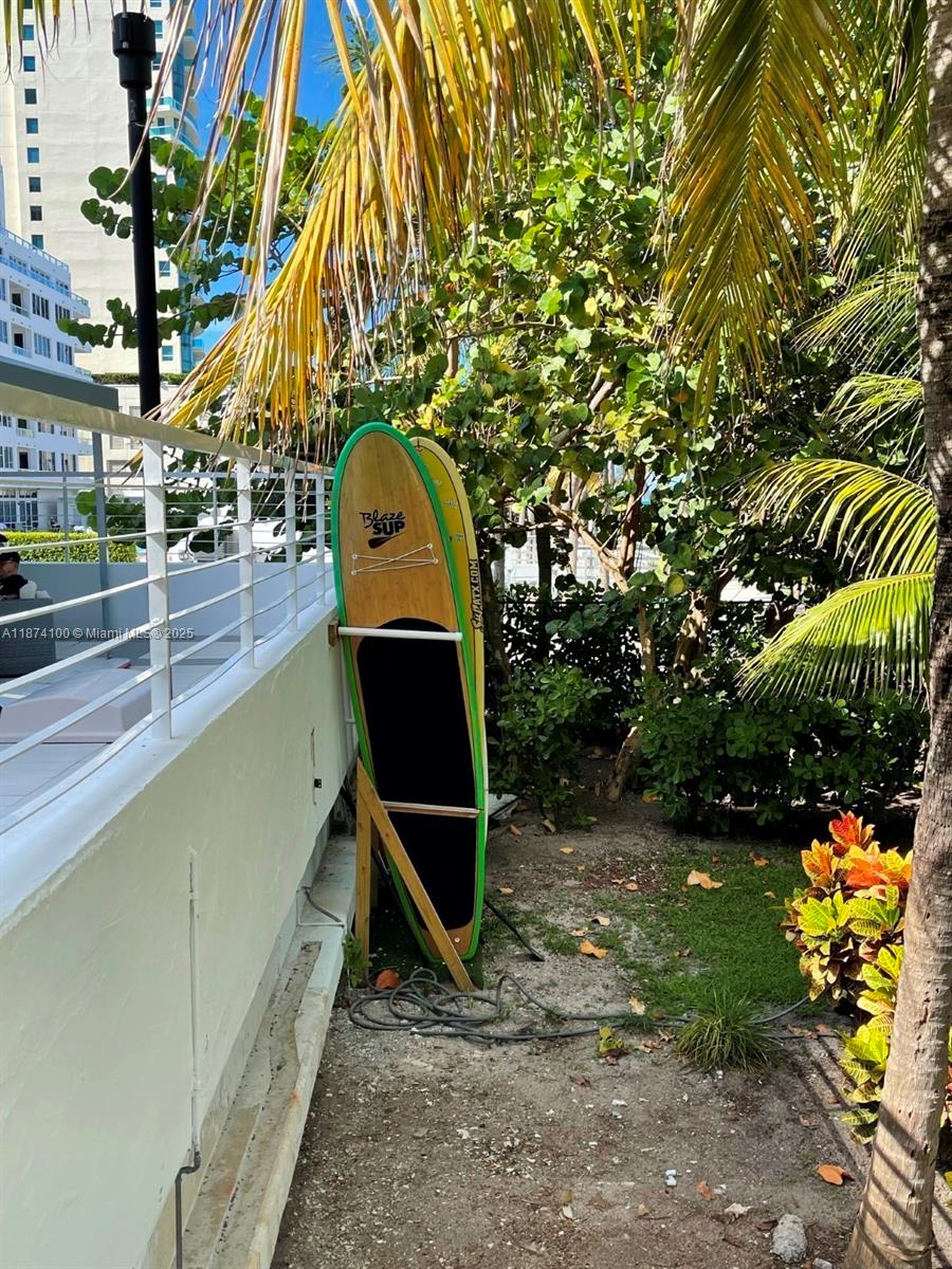 THE CARRIAGE CLUB SOUTH C - Residential Lease