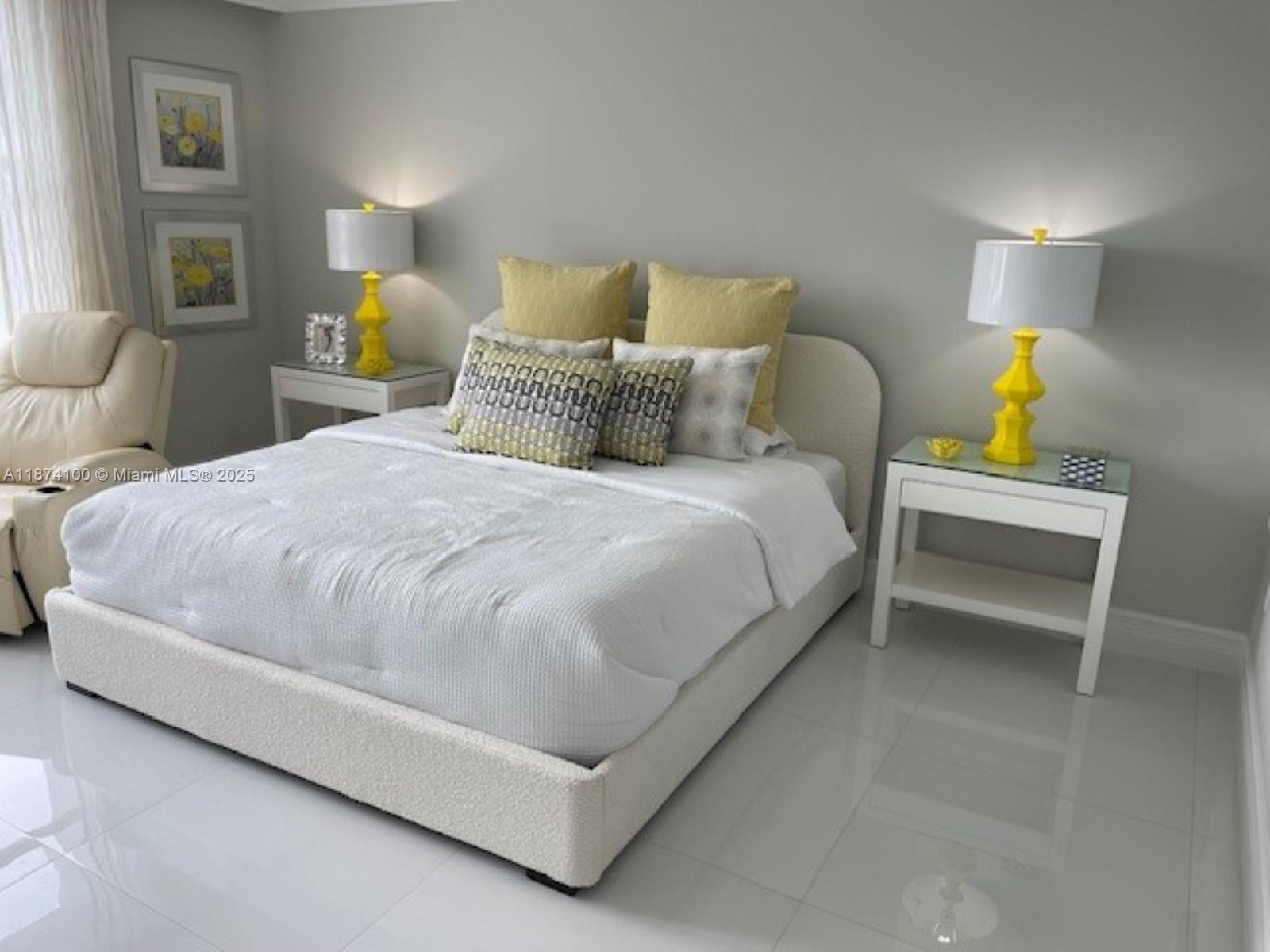 THE CARRIAGE CLUB SOUTH C - Residential Lease