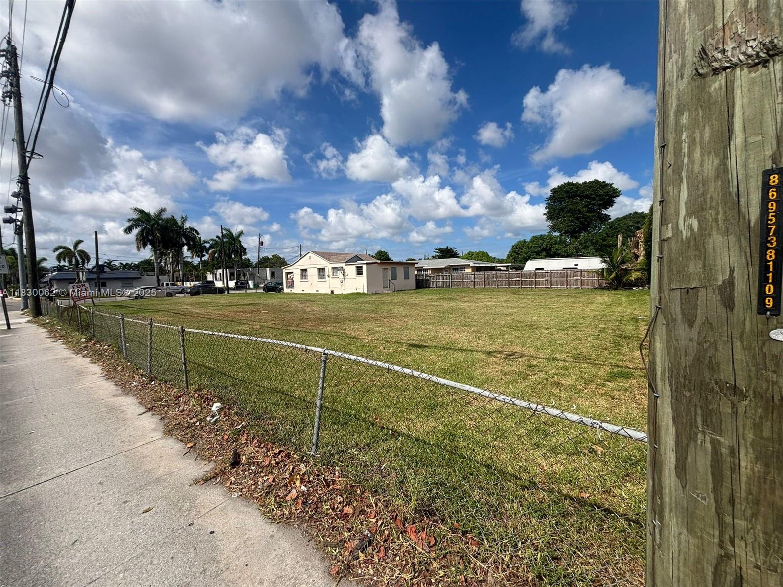 3186 NW 33rd St