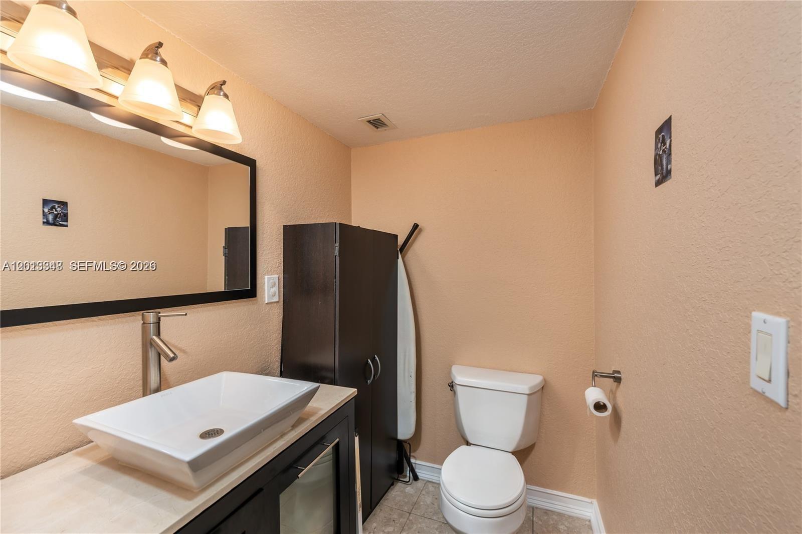 PARKVIEW HOUSE CONDO - Residential