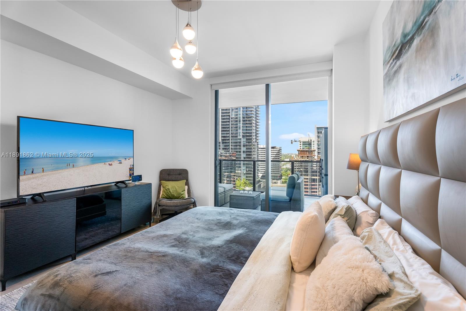 REACH CONDO - Residential Lease