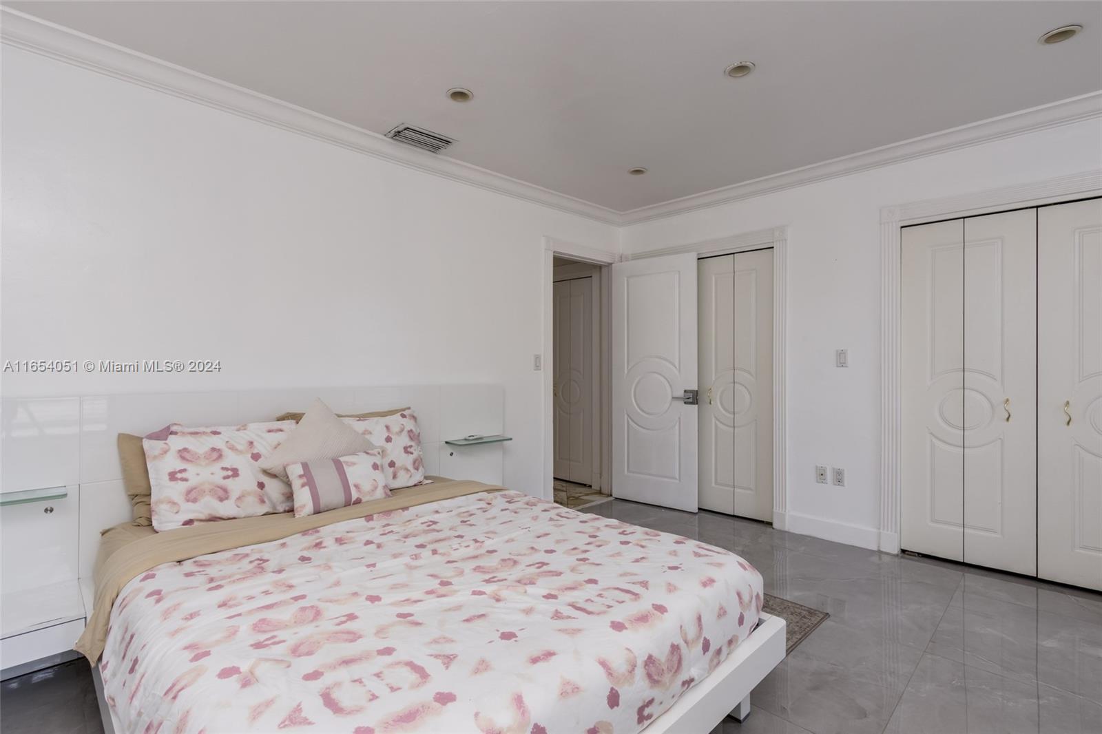 EASTERN SHORES 1ST ADDN - Residential