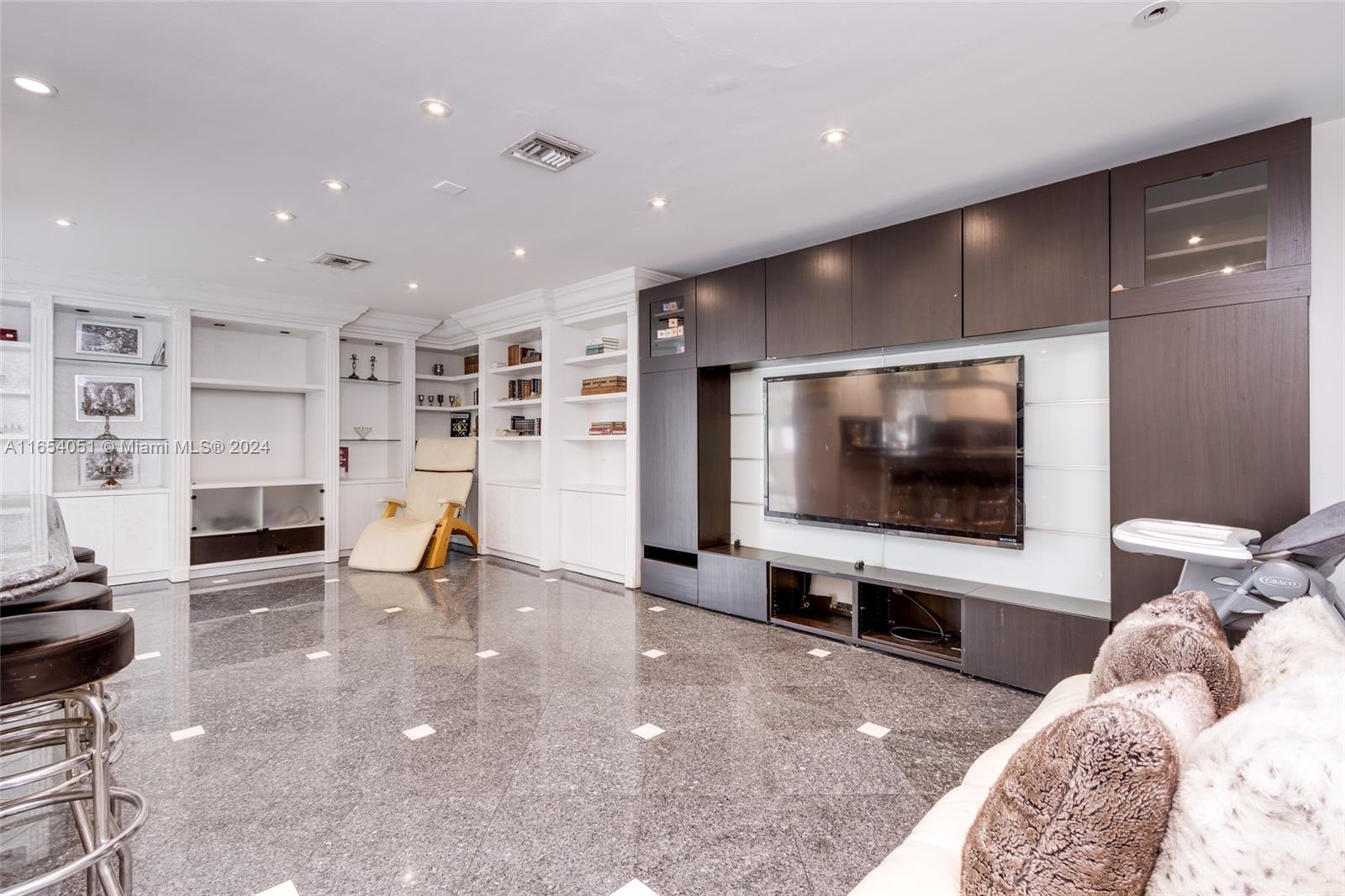 EASTERN SHORES 1ST ADDN - Residential