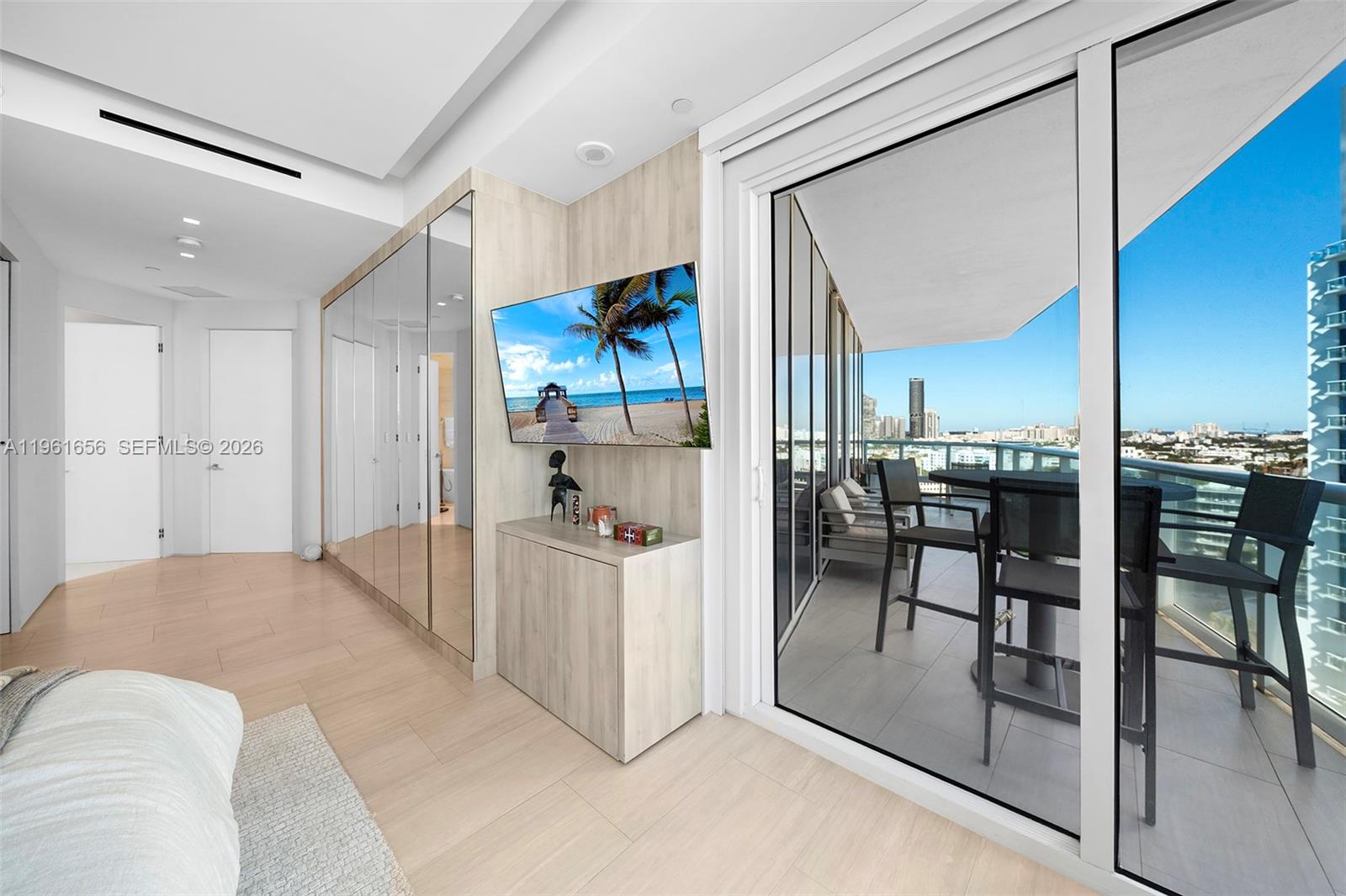 CONTINUUM ON SOUTH BEACH C - Residential