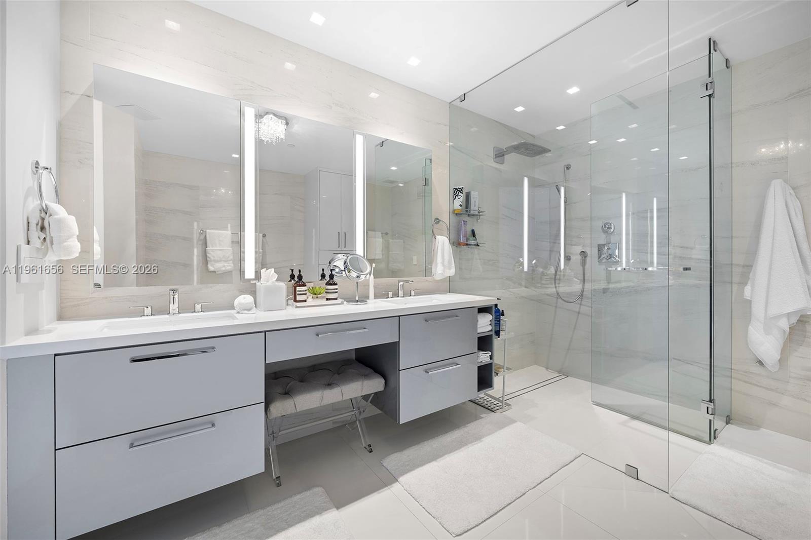 CONTINUUM ON SOUTH BEACH C - Residential