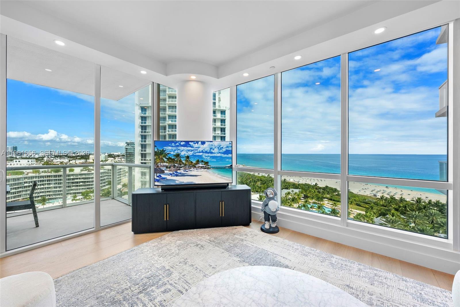 CONTINUUM ON SOUTH BEACH C - Residential