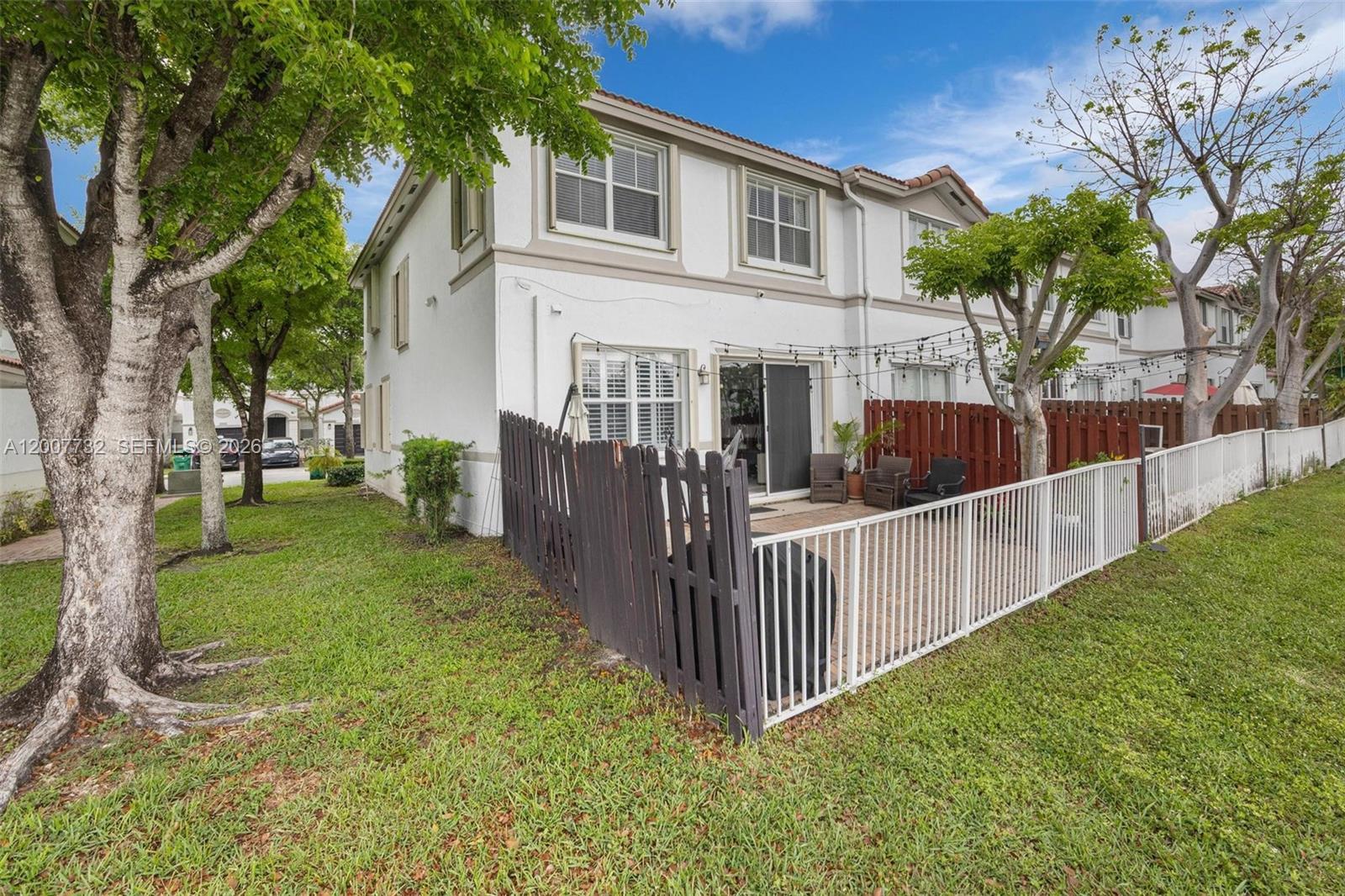 ISLANDS AT DORAL 1ST ADDN - Residential