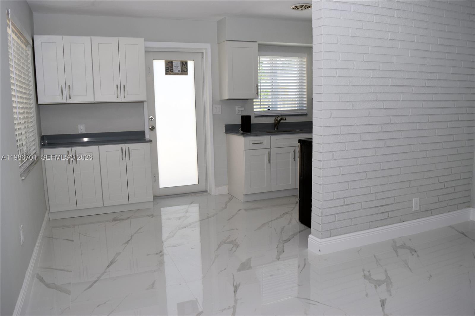 ATLANTIC SHORES DIXIE HIG - Residential Lease