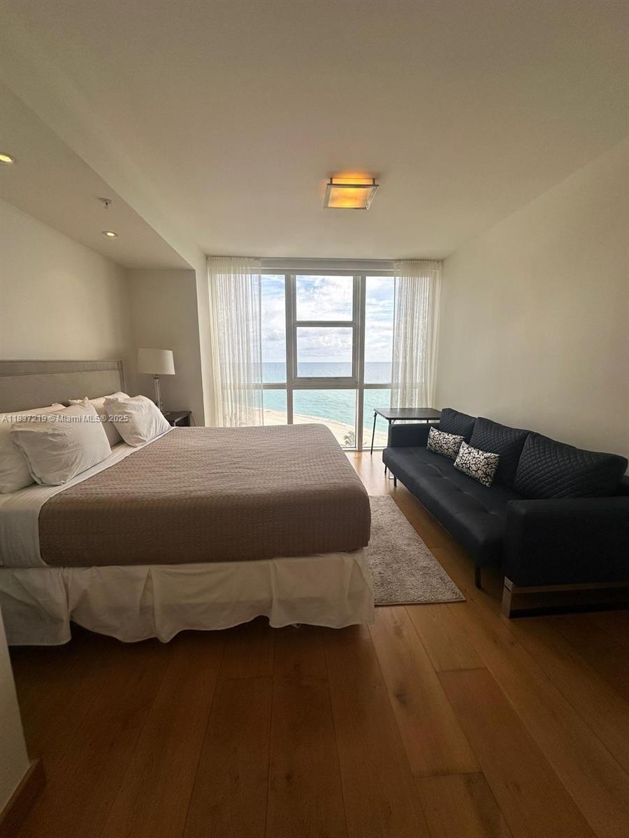 18201 Collins Ave 1006