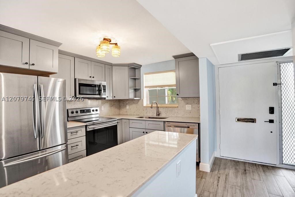 769 Jeffery St 2-205