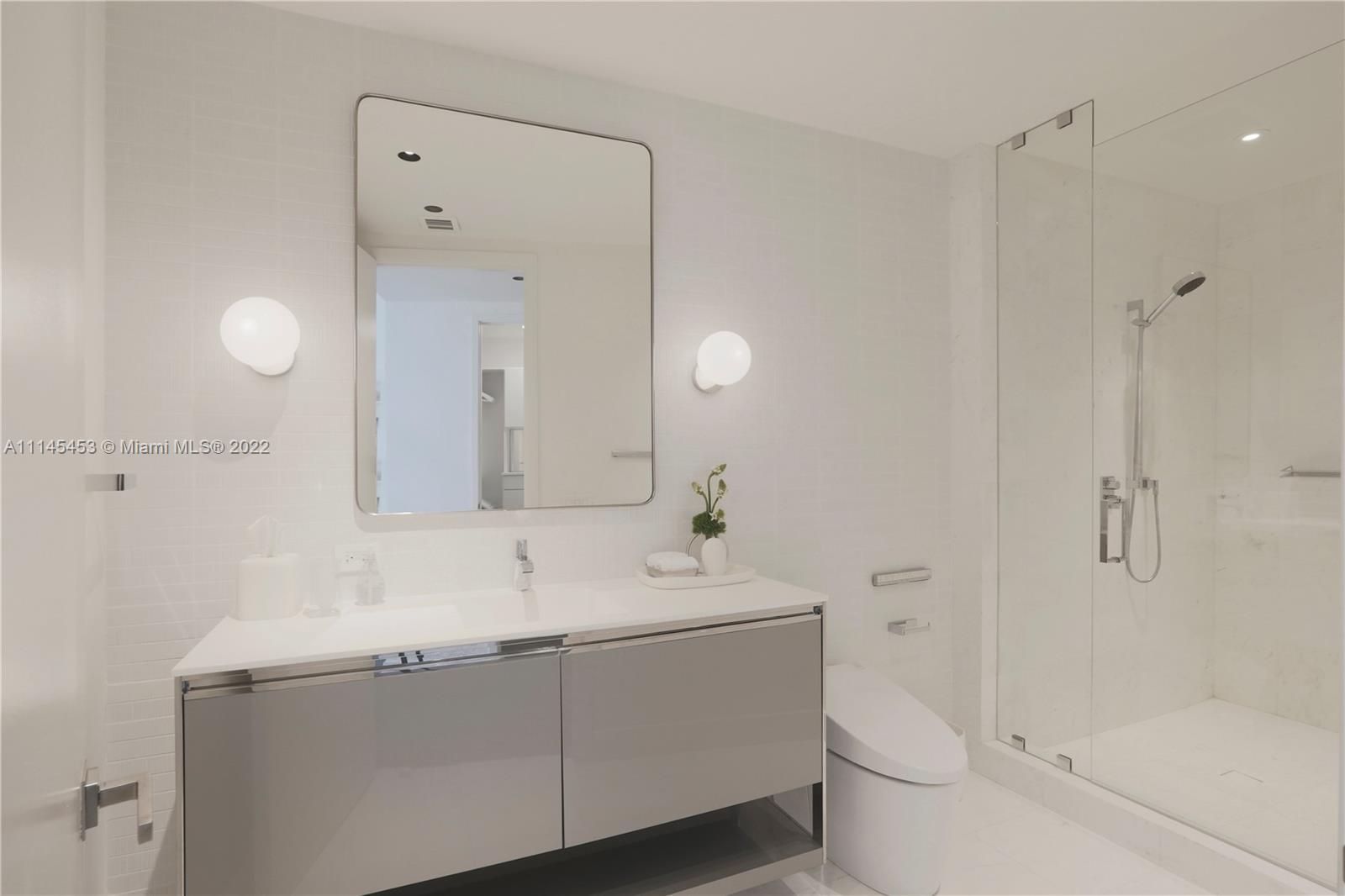 18555 COLLINS AVENUE COND - Residential