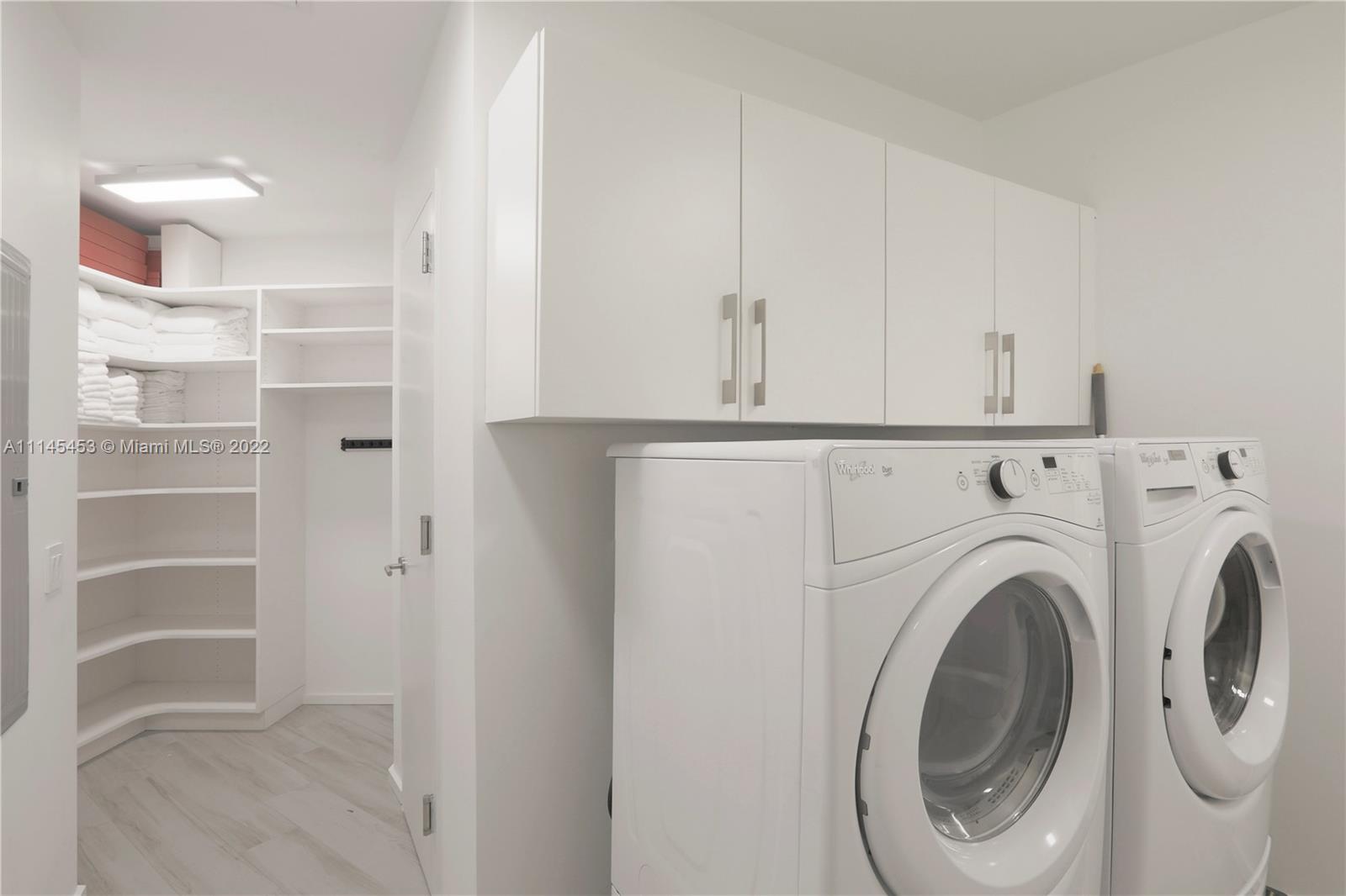 18555 COLLINS AVENUE COND - Residential