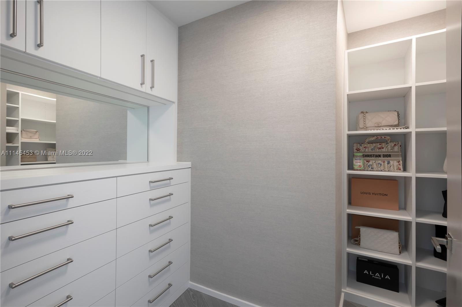 18555 COLLINS AVENUE COND - Residential