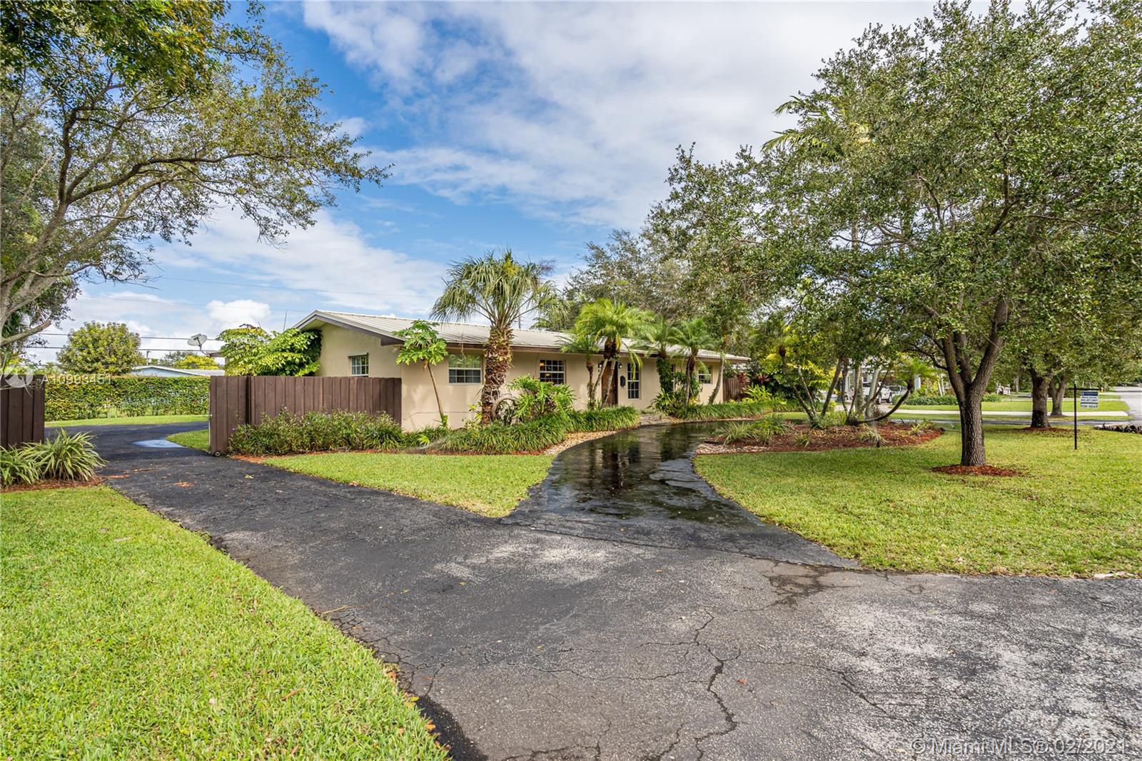 SUN CORAL ESTATES - Residential