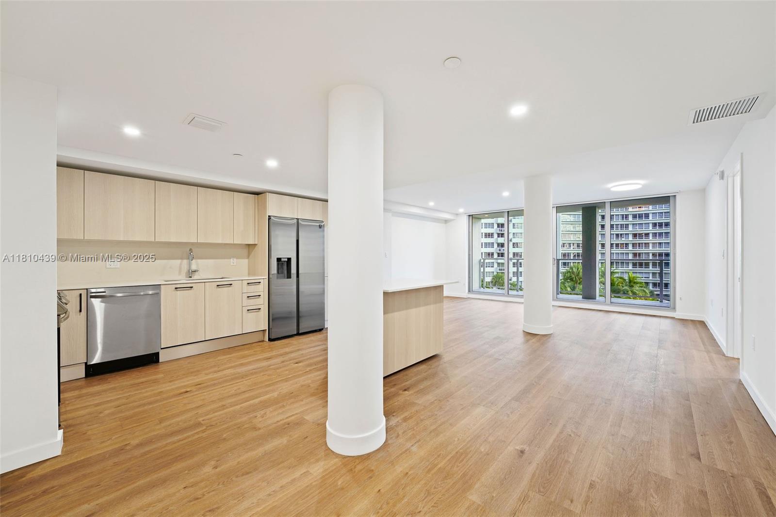 Rental Property at 1500 Bay Rd N-0225, Miami Beach, Miami-Dade County, Florida - Bedrooms: 2 
Bathrooms: 2  - $5,098 MO.