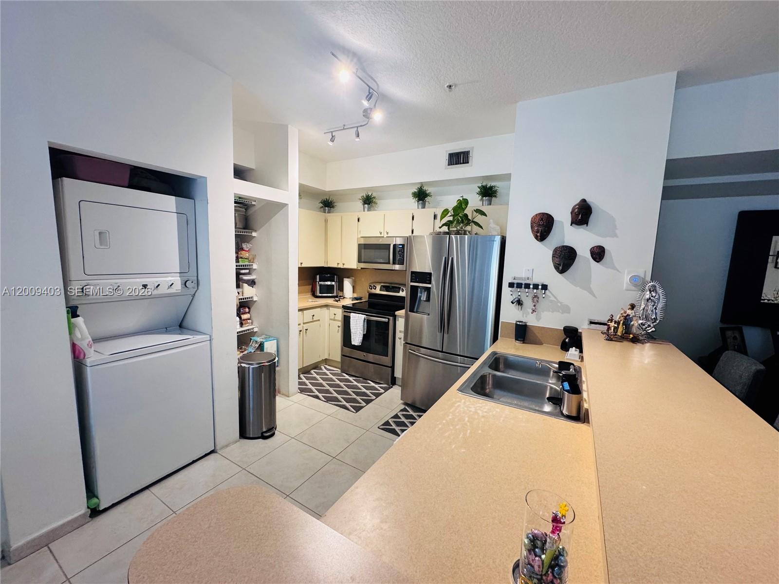 PALM GARDENS AT DORAL - Residential