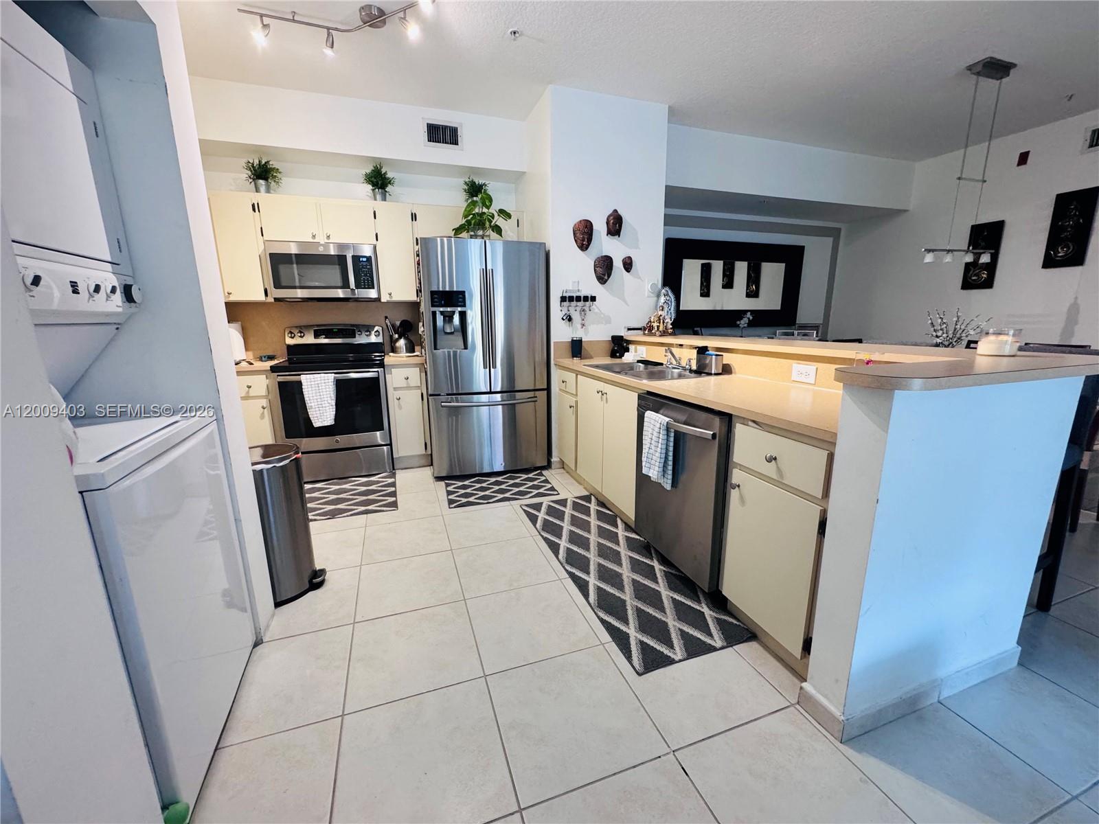 PALM GARDENS AT DORAL - Residential