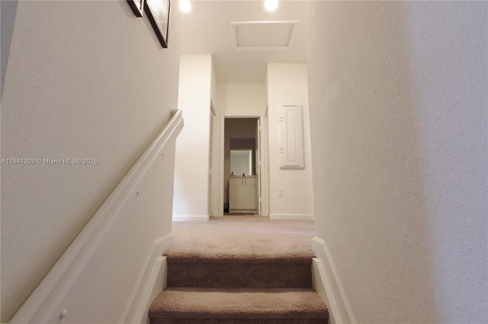 VISTA LAGO - Residential