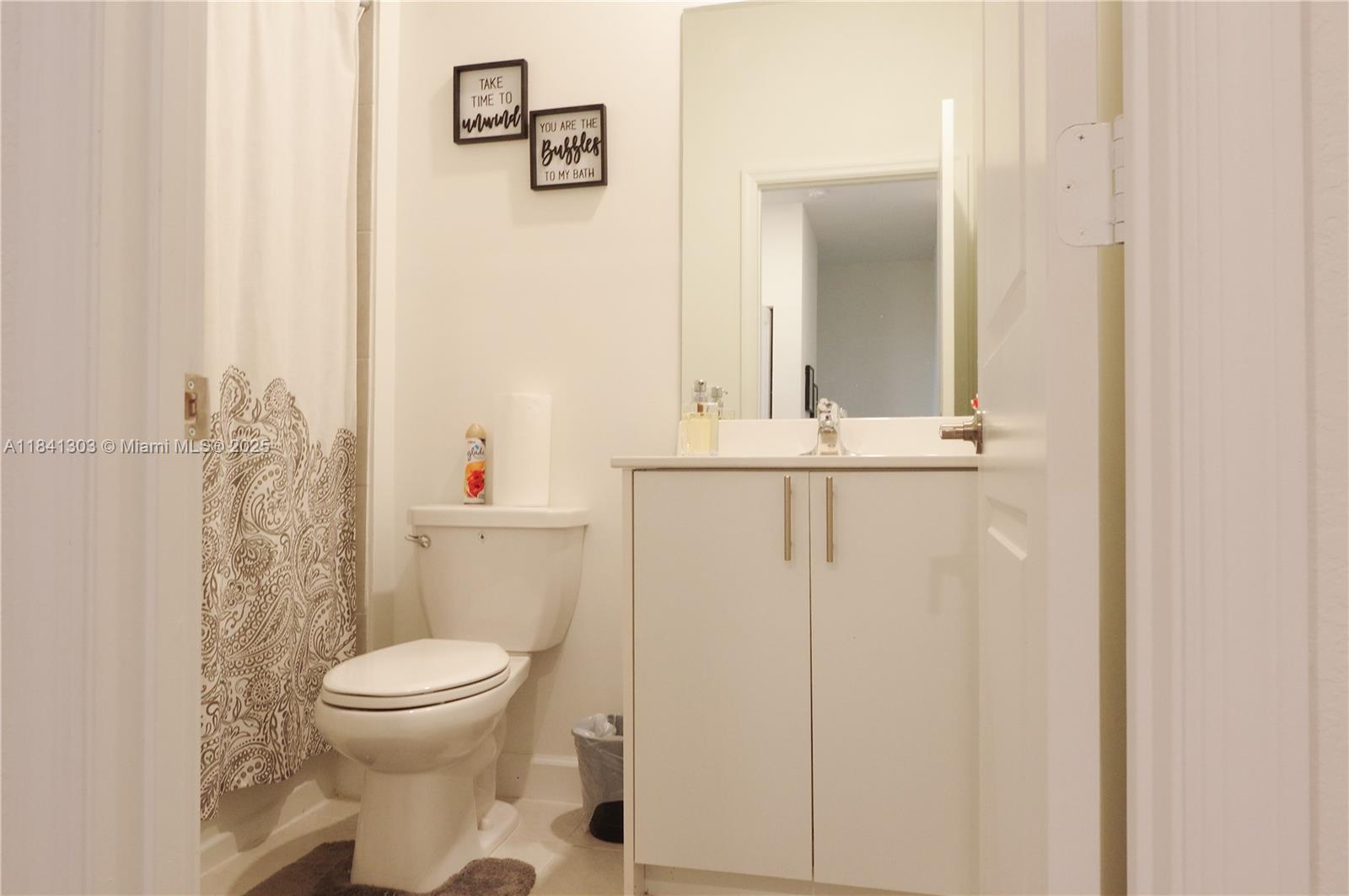 VISTA LAGO - Residential