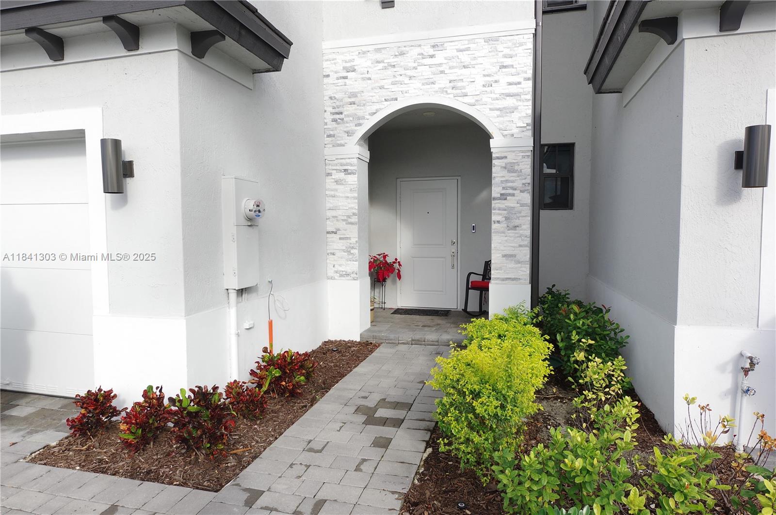 VISTA LAGO - Residential