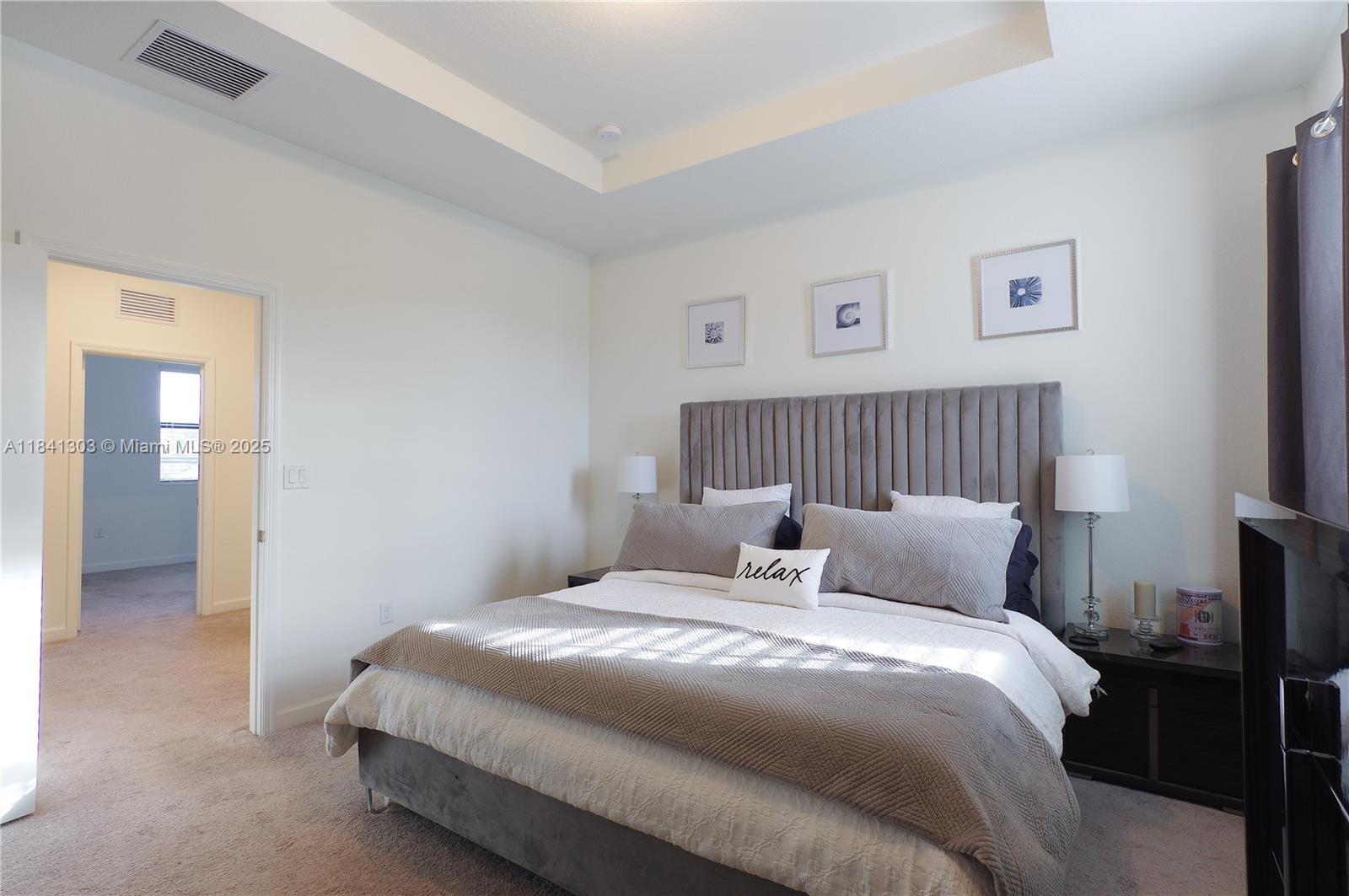 VISTA LAGO - Residential