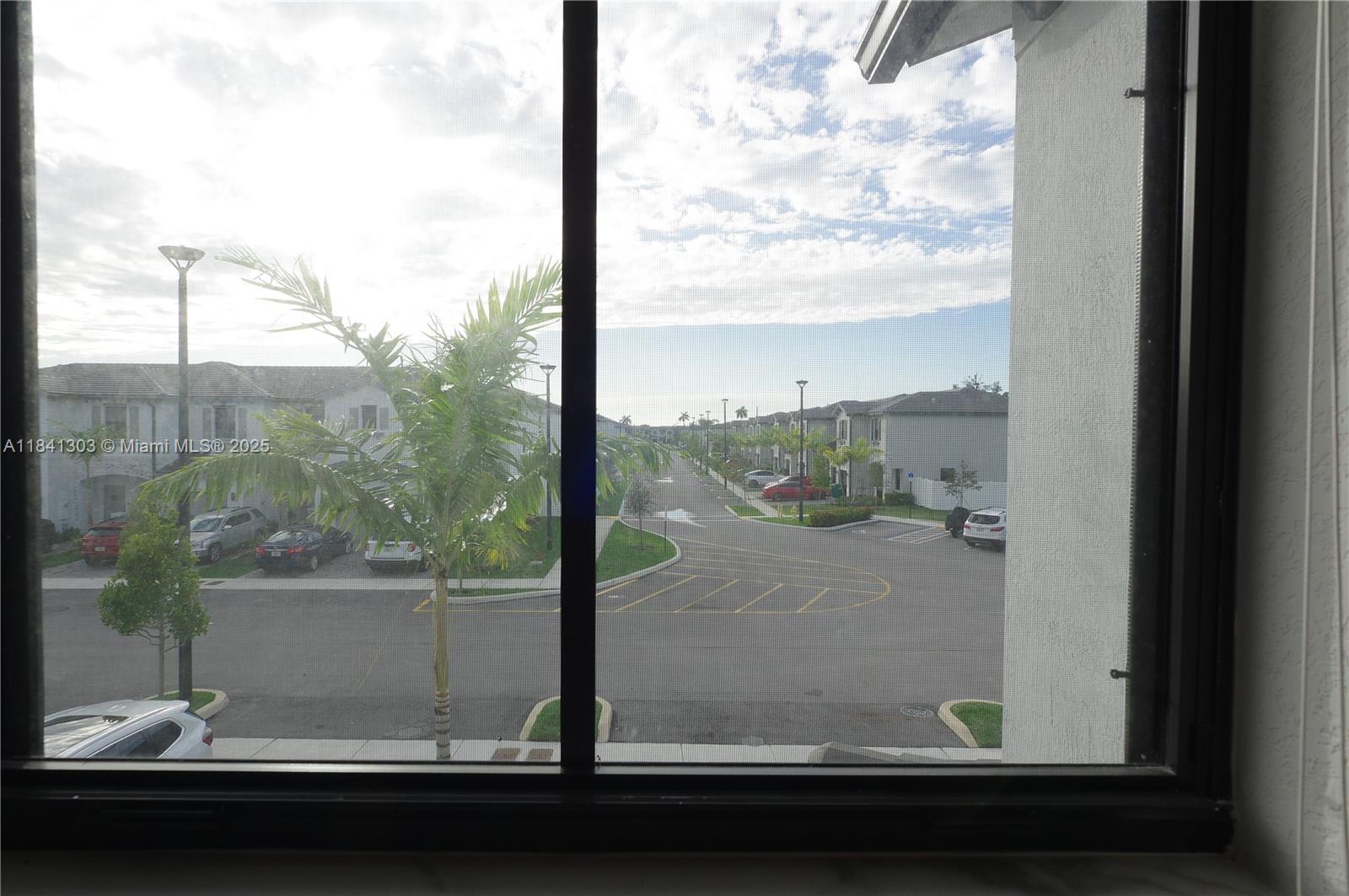 VISTA LAGO - Residential