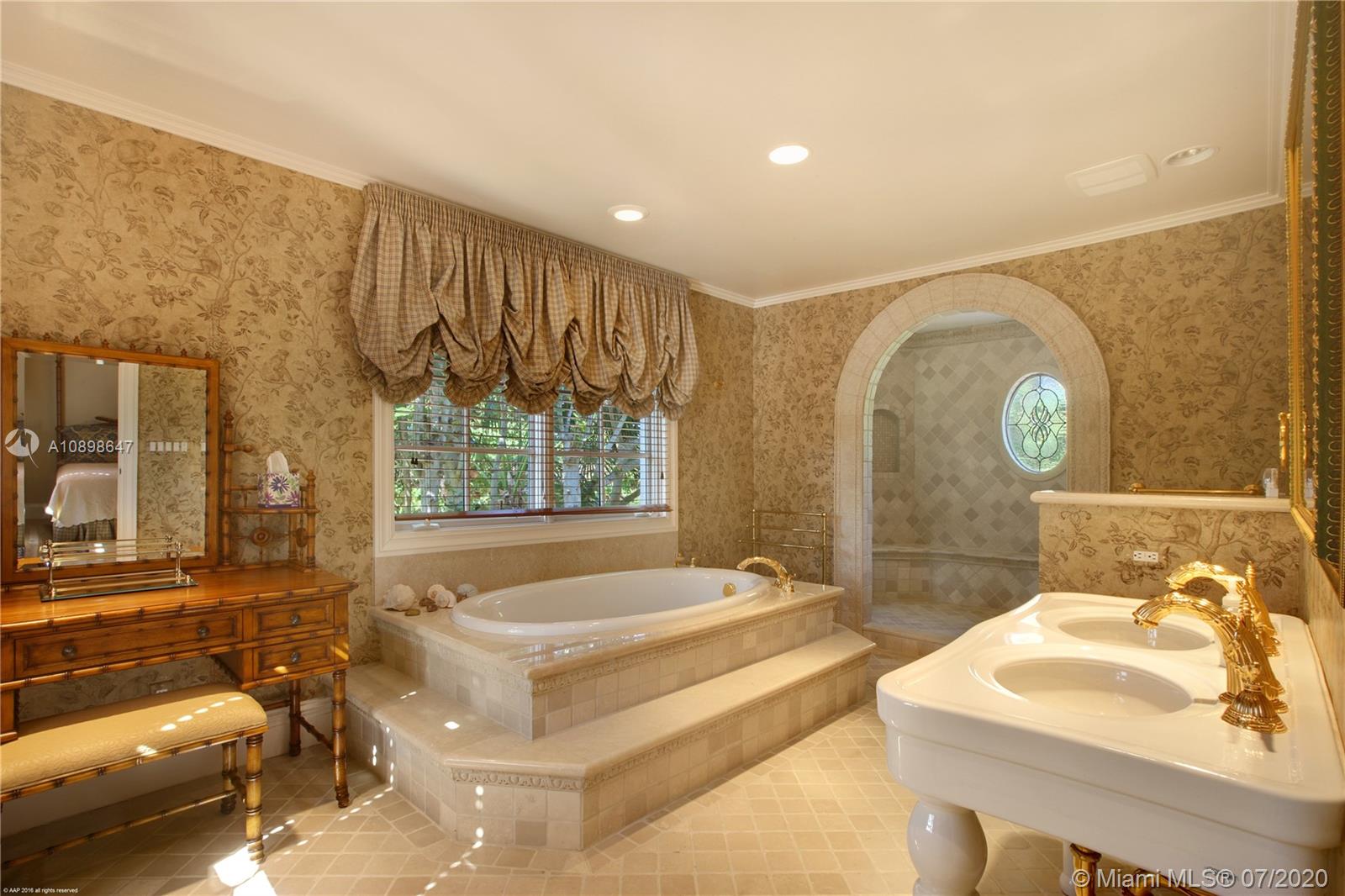 JUPITER ISLAND - Residential