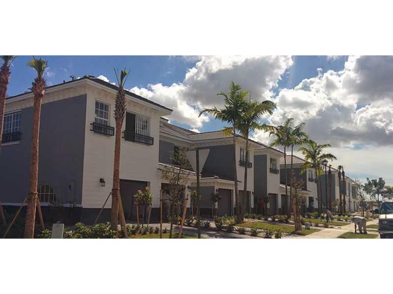Brand new townhome facing a beautiful park with access to tennis courts, baseball, or soccer field. Unit feature Italian cabinetry, stainless steel appliances and porcelain marble flooring . high quality finishes and innovative design.