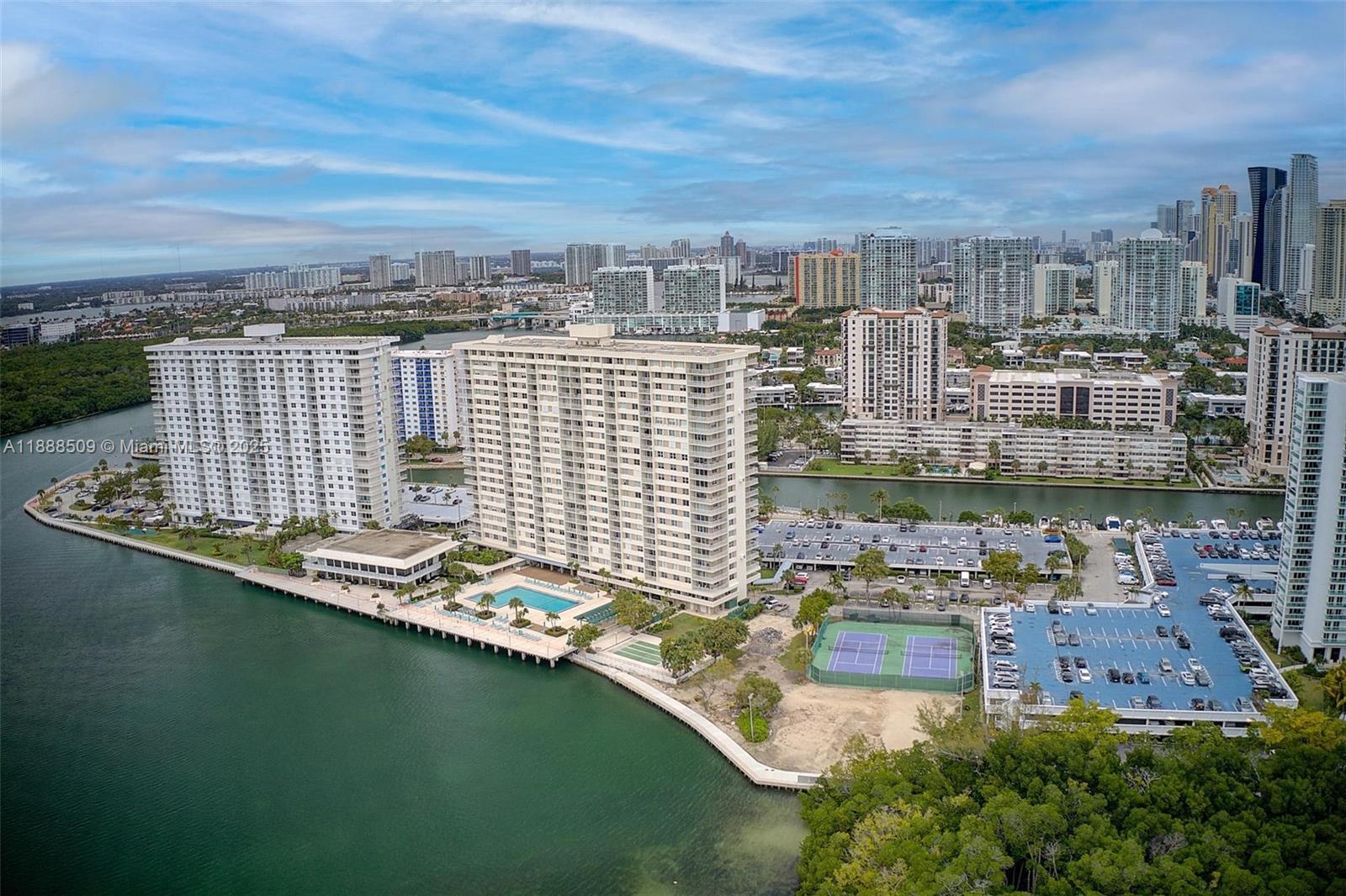 ARLEN HOUSE CONDO - Residential
