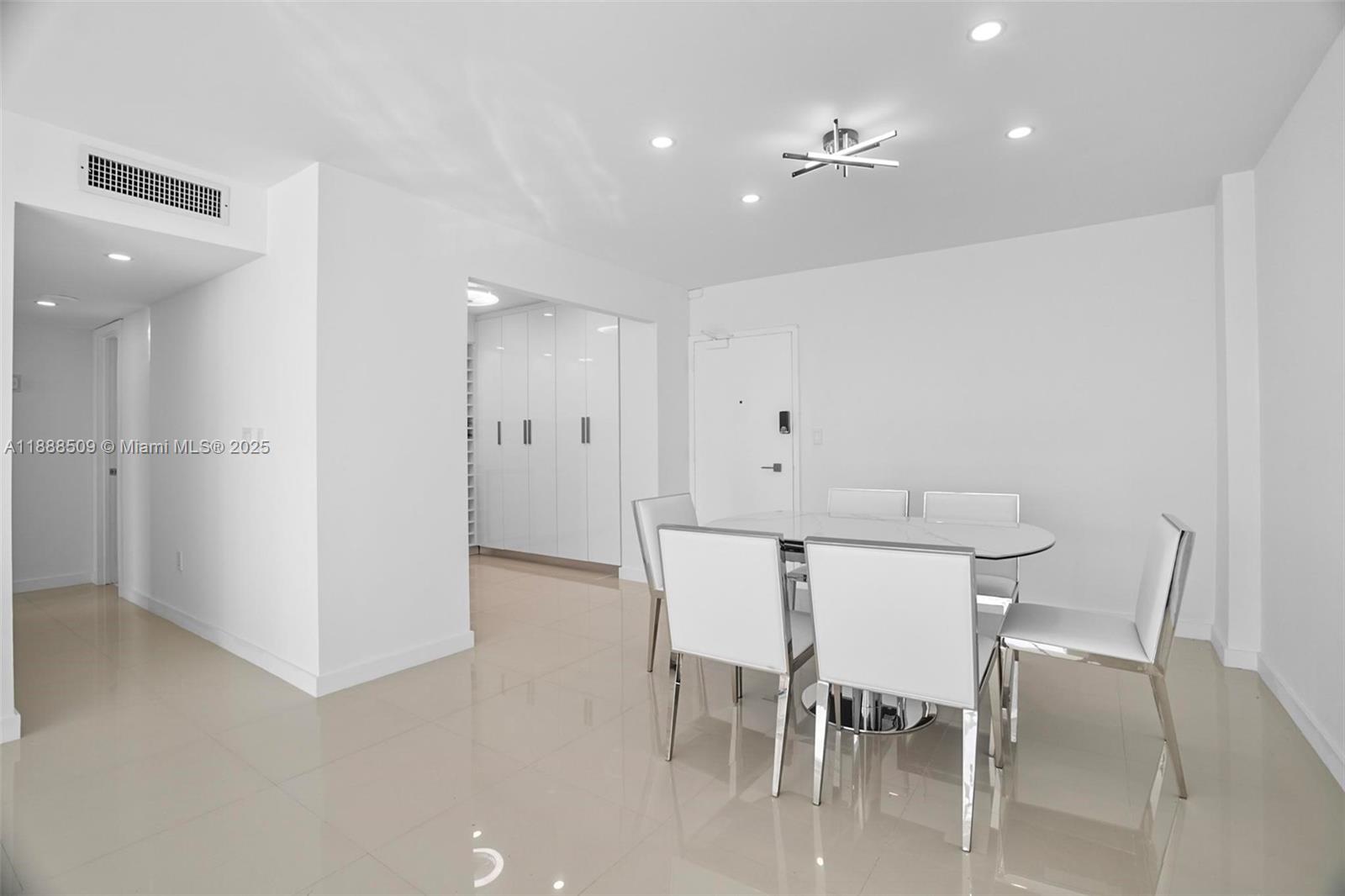ARLEN HOUSE CONDO - Residential