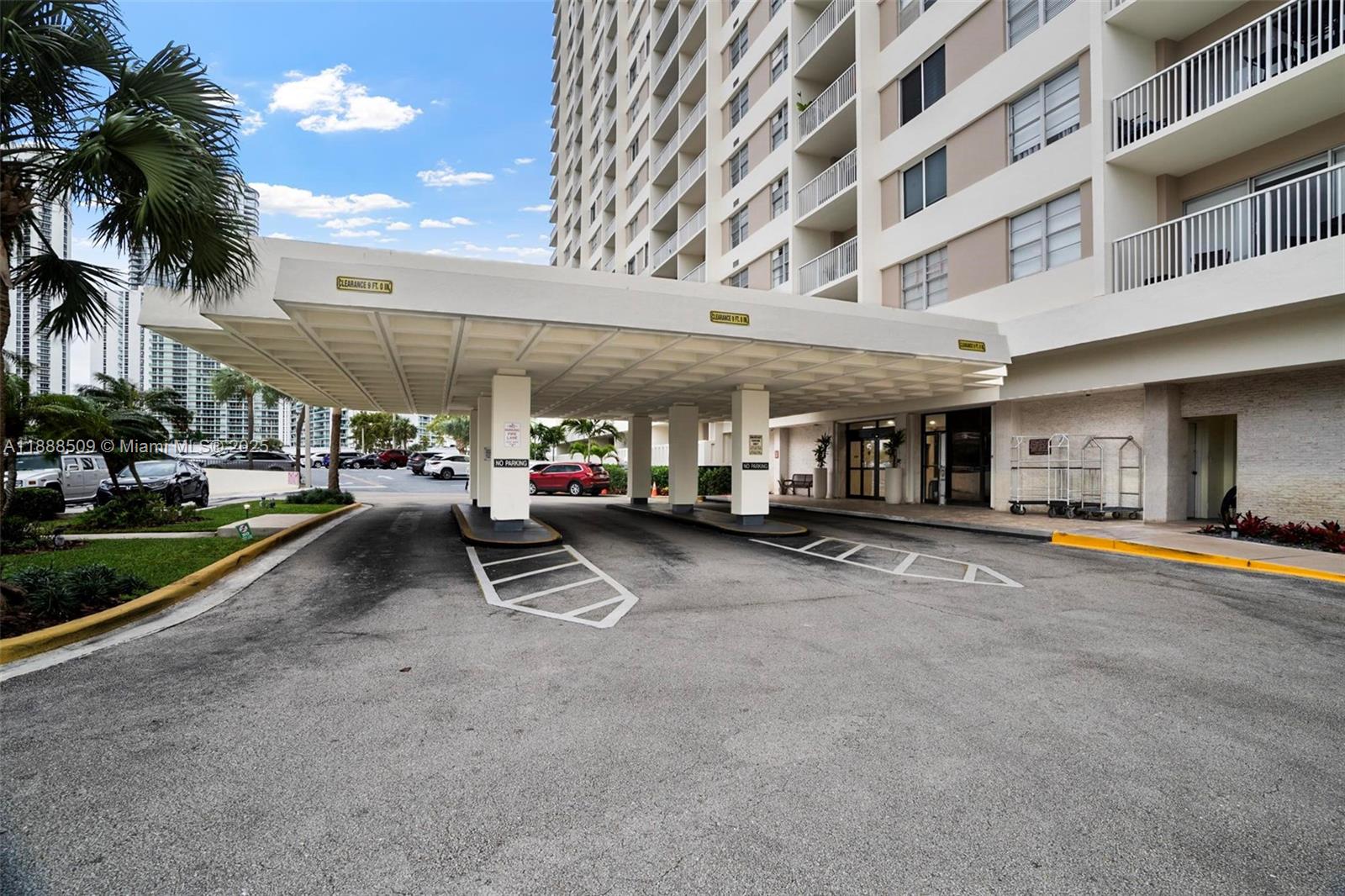 ARLEN HOUSE CONDO - Residential