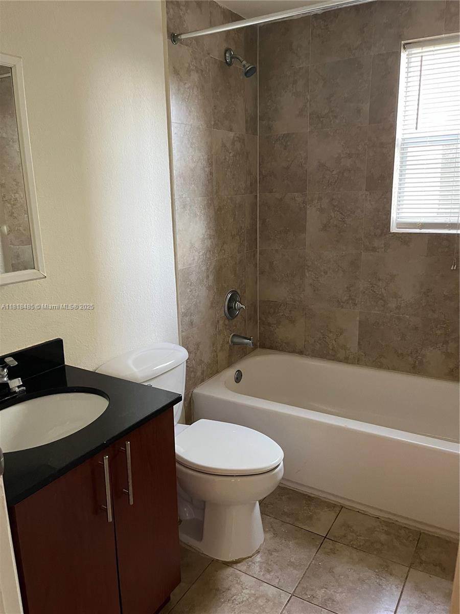 FAIRGREEN R/S - Residential Lease