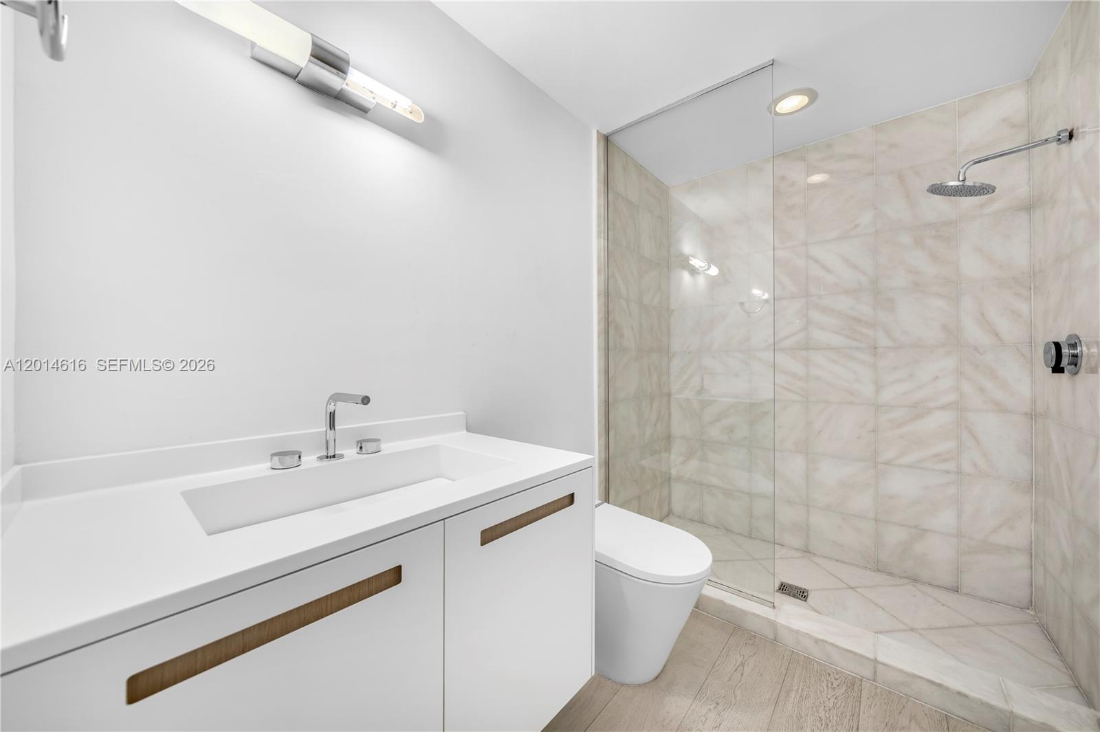 CONTINUUM ON SOUTH BEACH - Residential Lease