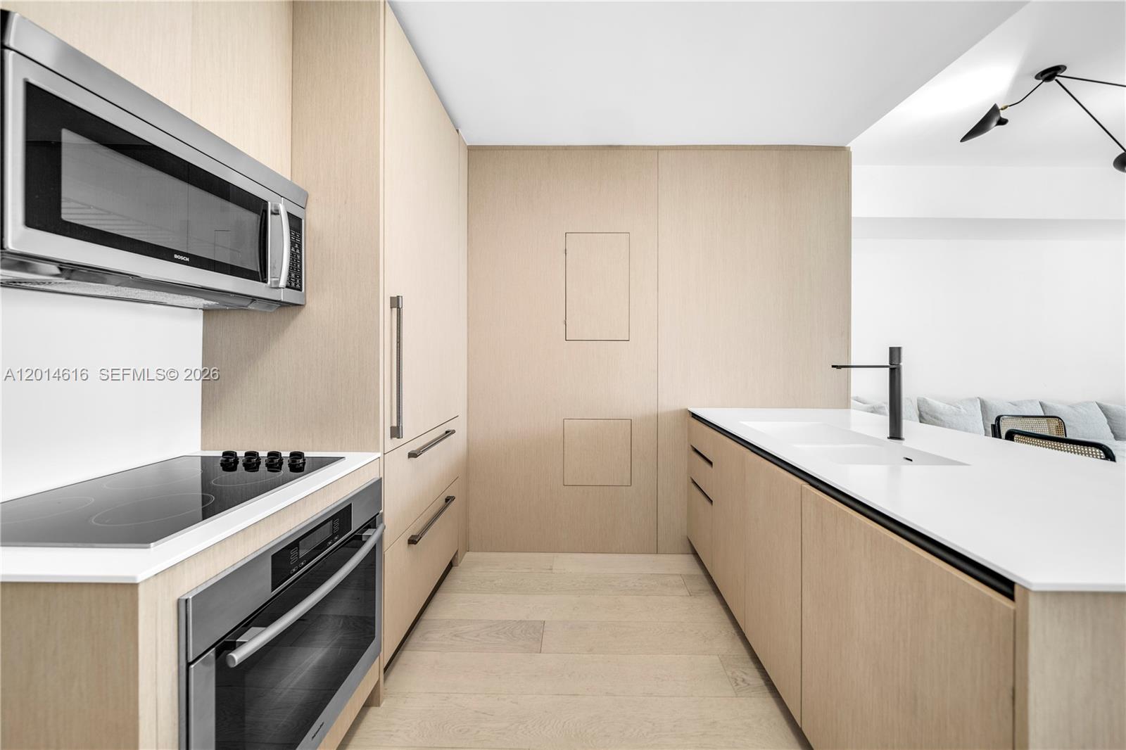 CONTINUUM ON SOUTH BEACH - Residential Lease