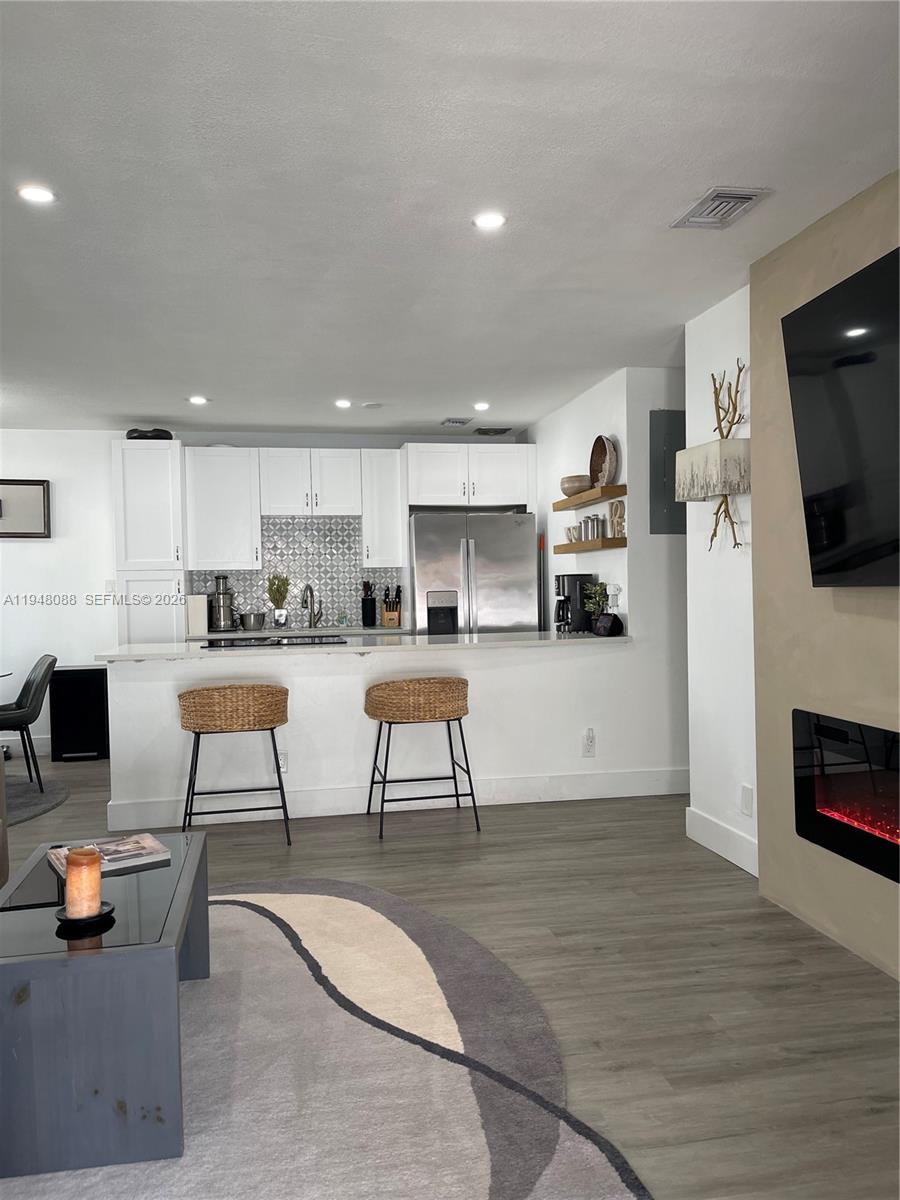 CORAL RIDGE ISLES - Residential Income