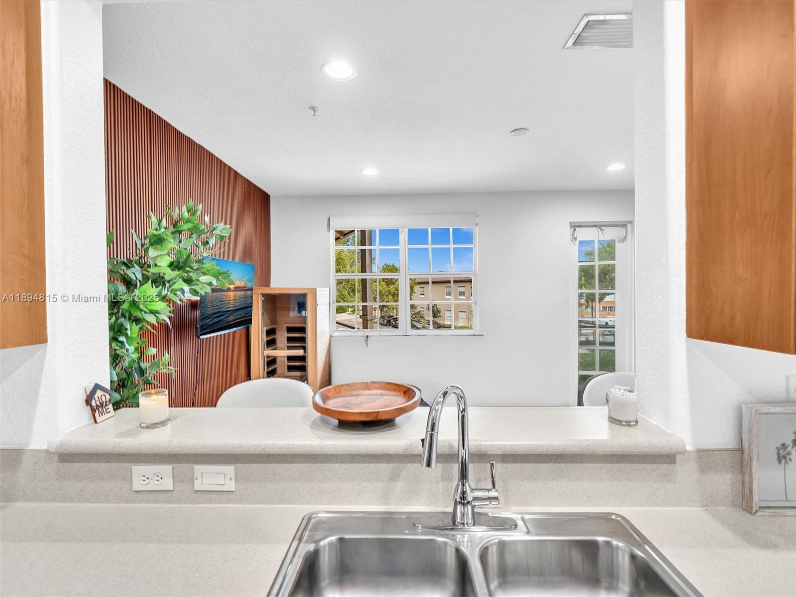 COBBLESTONE CONDO - Residential Lease