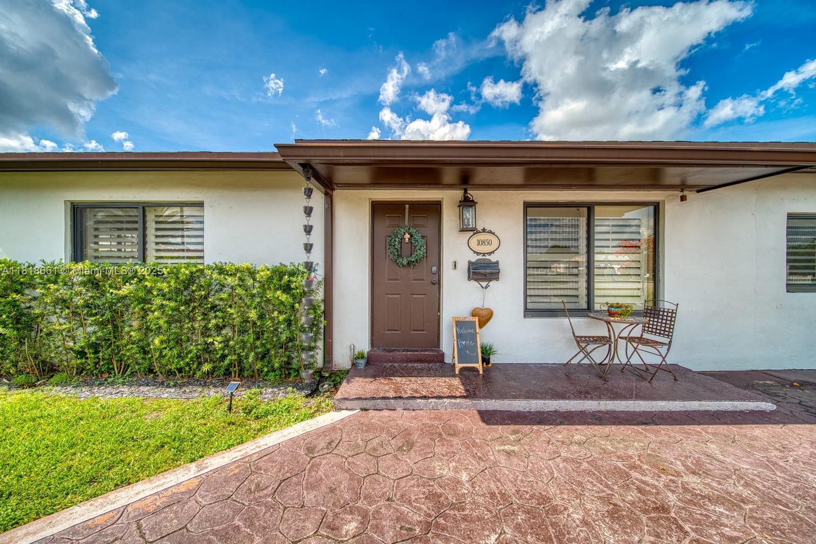10850 Sw 61st St, Miami, Broward County, Florida - 3 Bedrooms  
2 Bathrooms - 