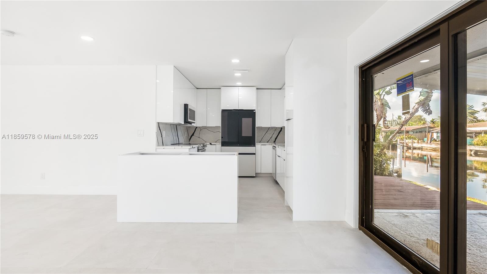 MIDDLE RIVER MANOR - Residential