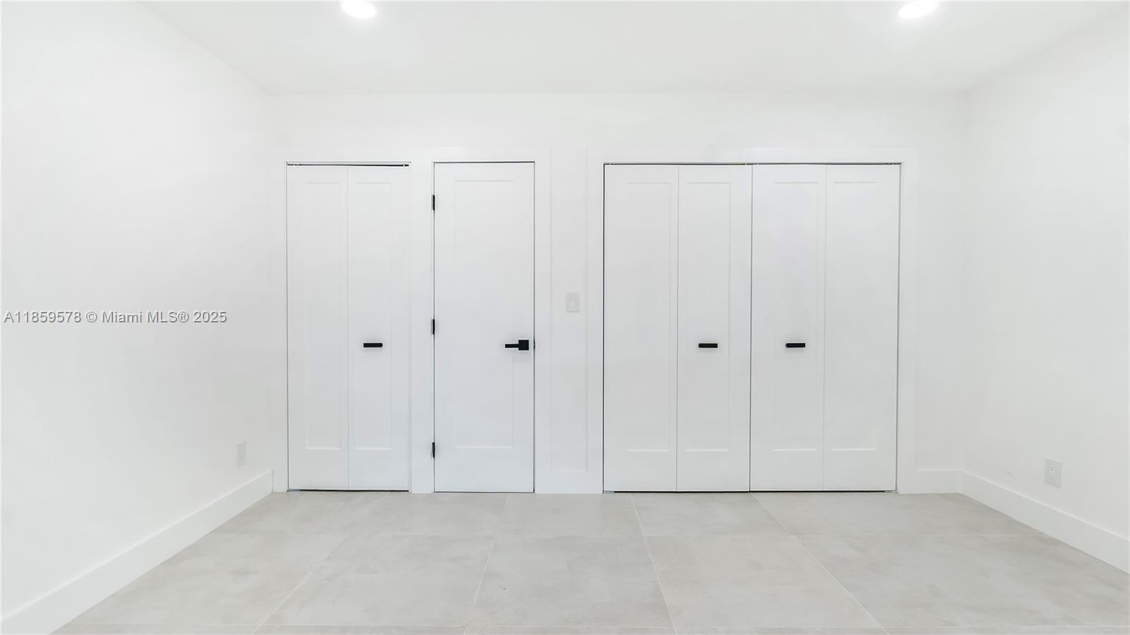 MIDDLE RIVER MANOR - Residential