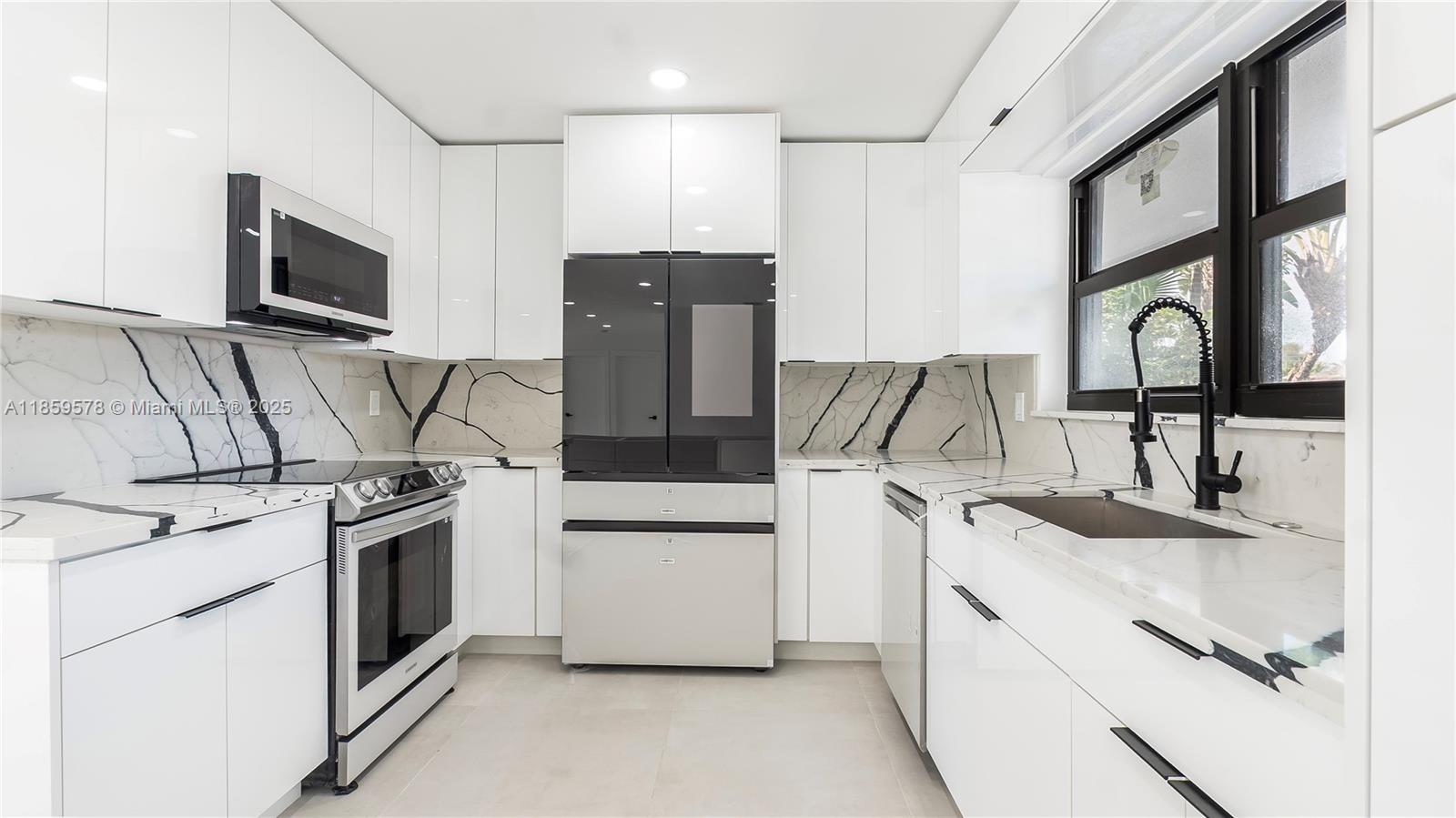 MIDDLE RIVER MANOR - Residential